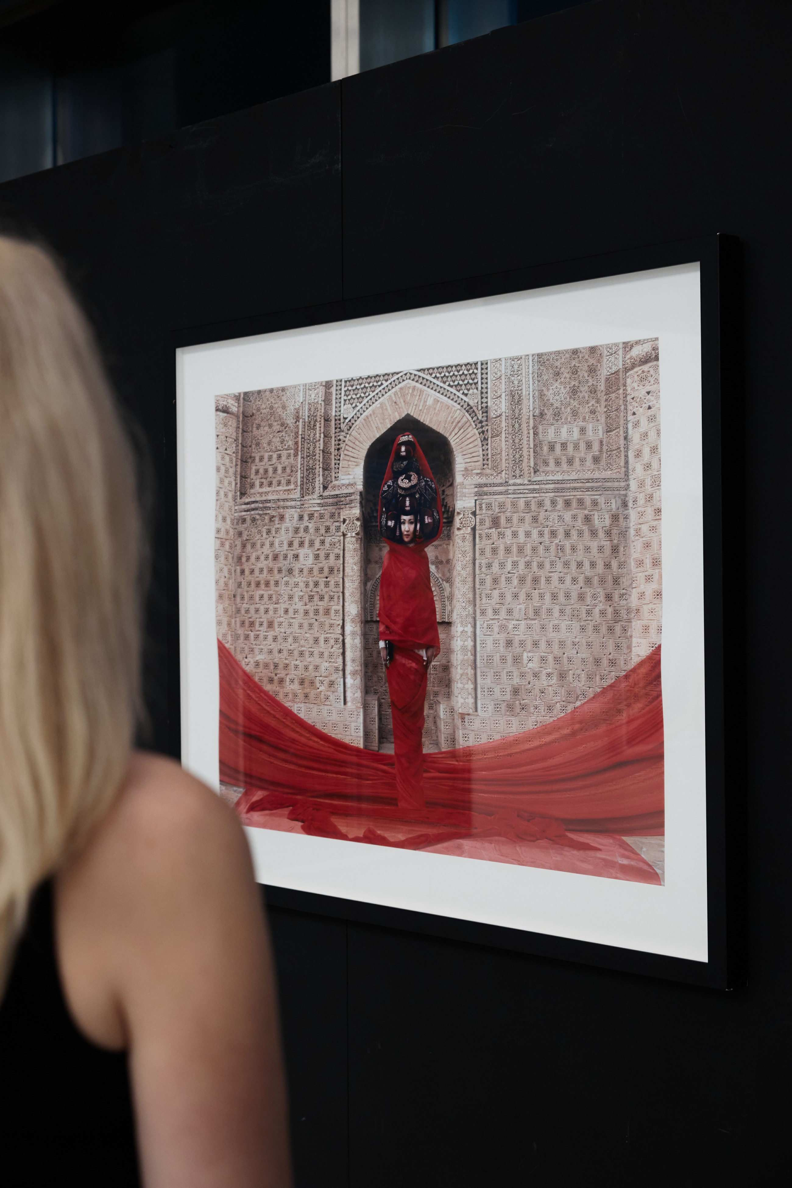 Andakulova Gallery, Legend Art Club host Kazakh icon Almagul Menlibayeva
