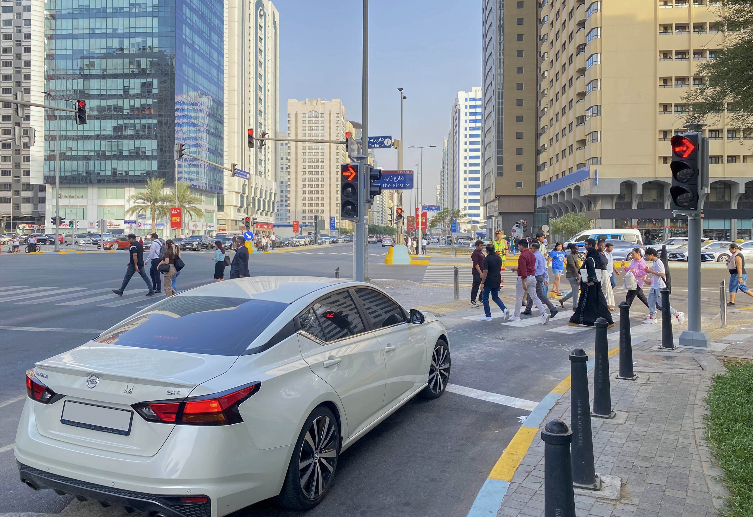 Abu Dhabi carries out strategic projects to enhance traffic flow