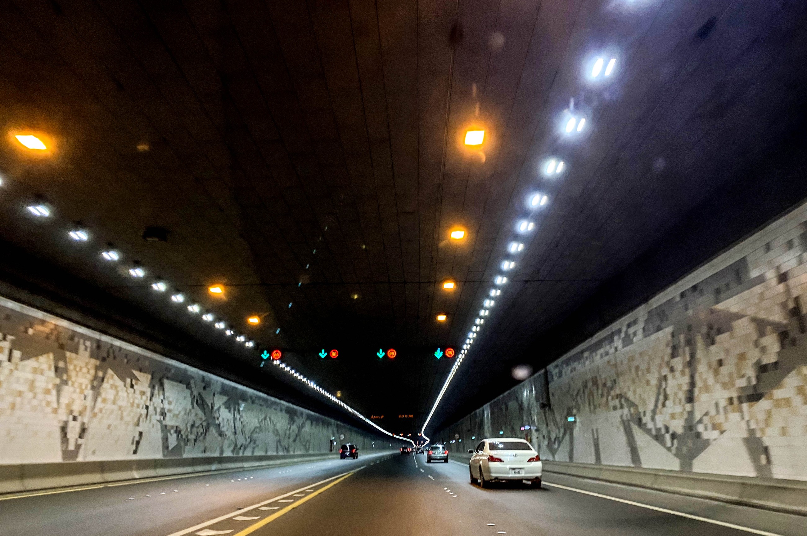 Abu Dhabi carries out strategic projects to enhance traffic flow