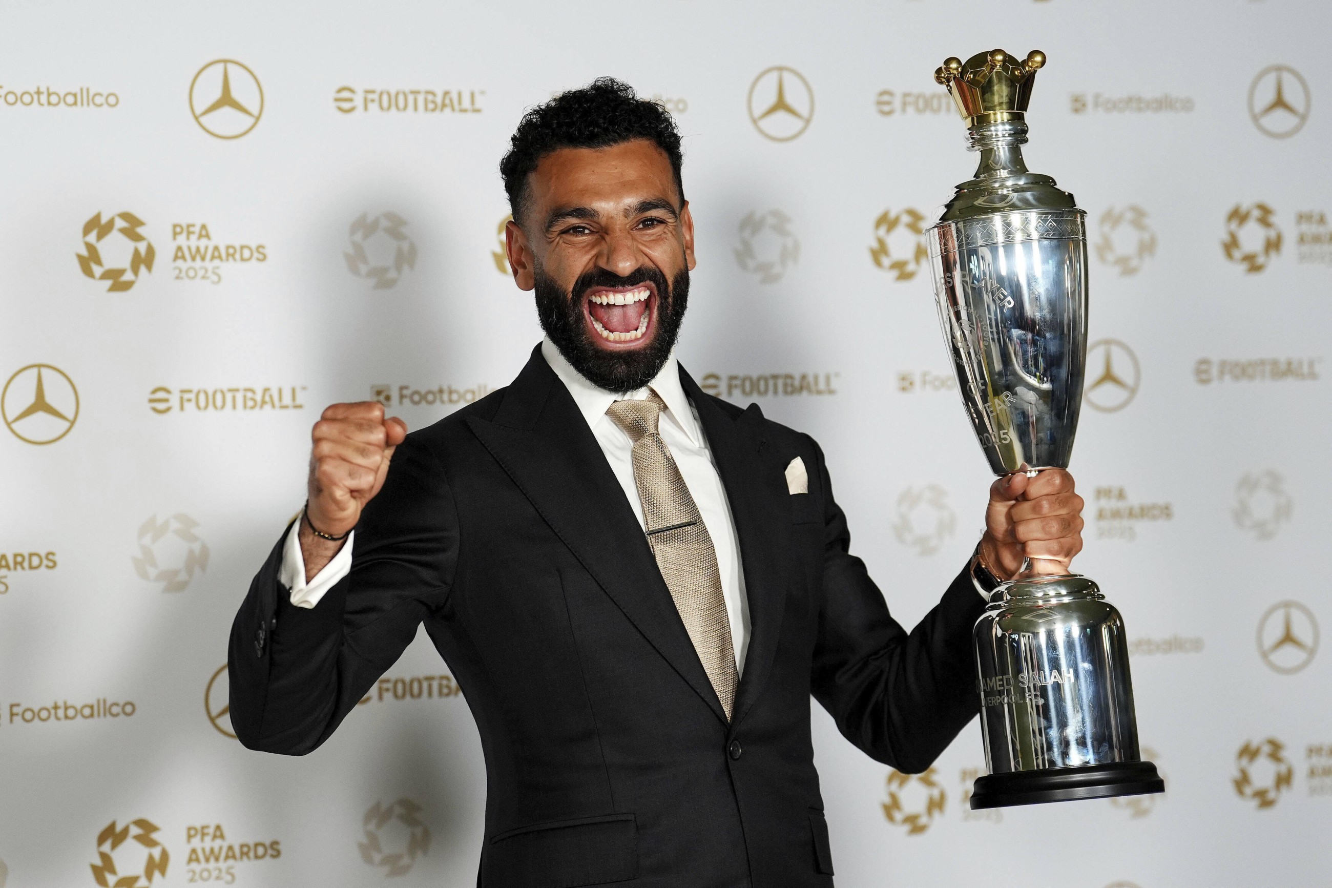 Salah wird zum beispiellosen dritten Mal als PFA-Spieler des Jahres ...