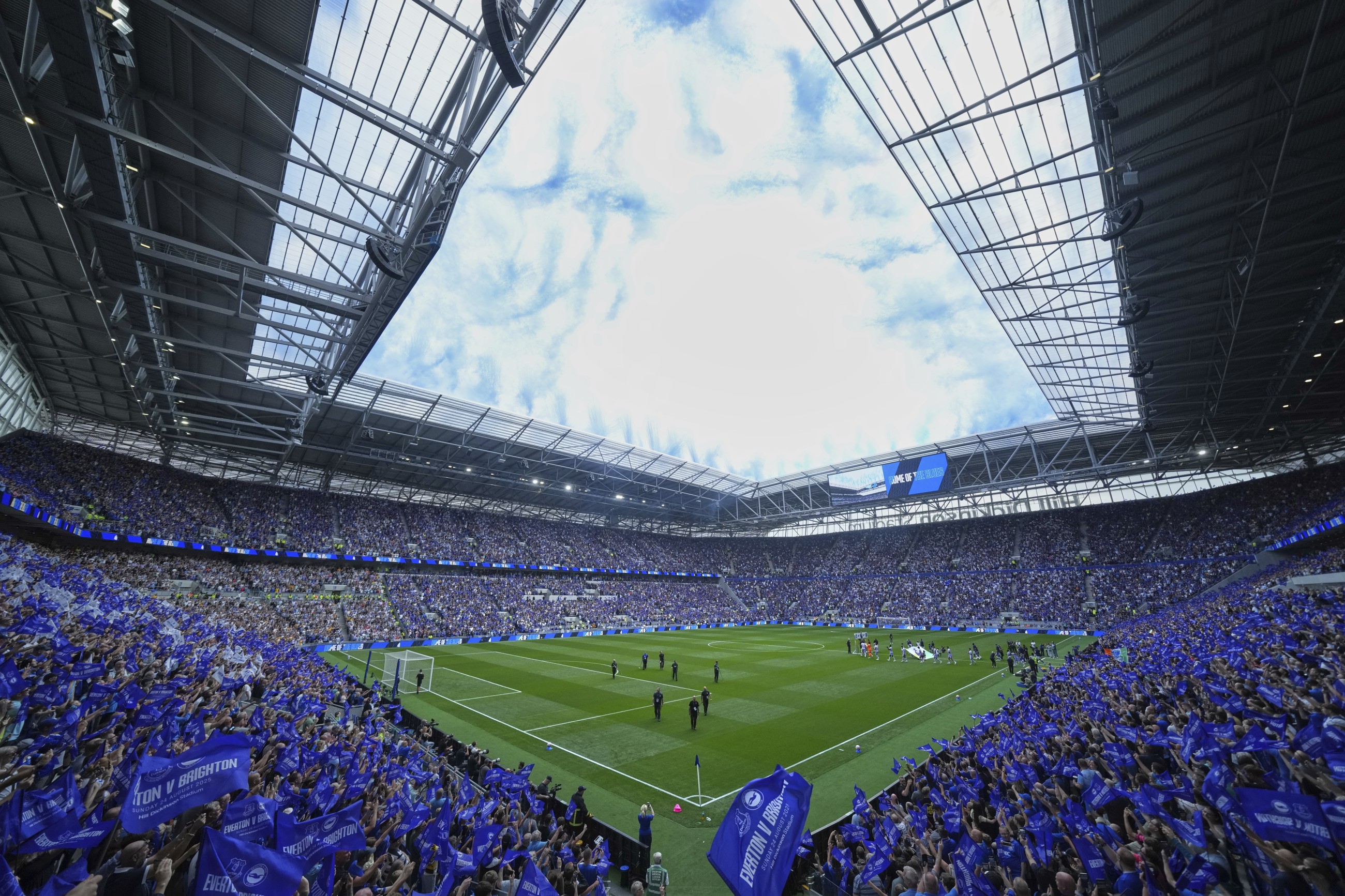 Manchester United held, Everton celebrate new stadium with win over Brighton
