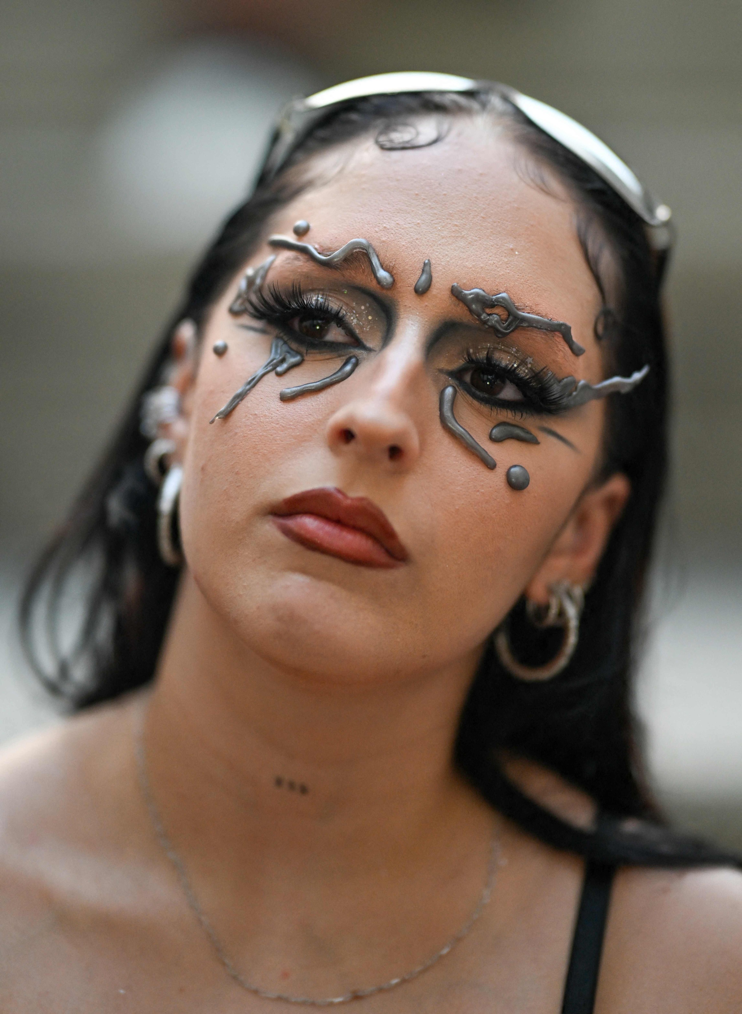 Fashion enthusiasts defy tradition in Venezuela 'battle of outfits'