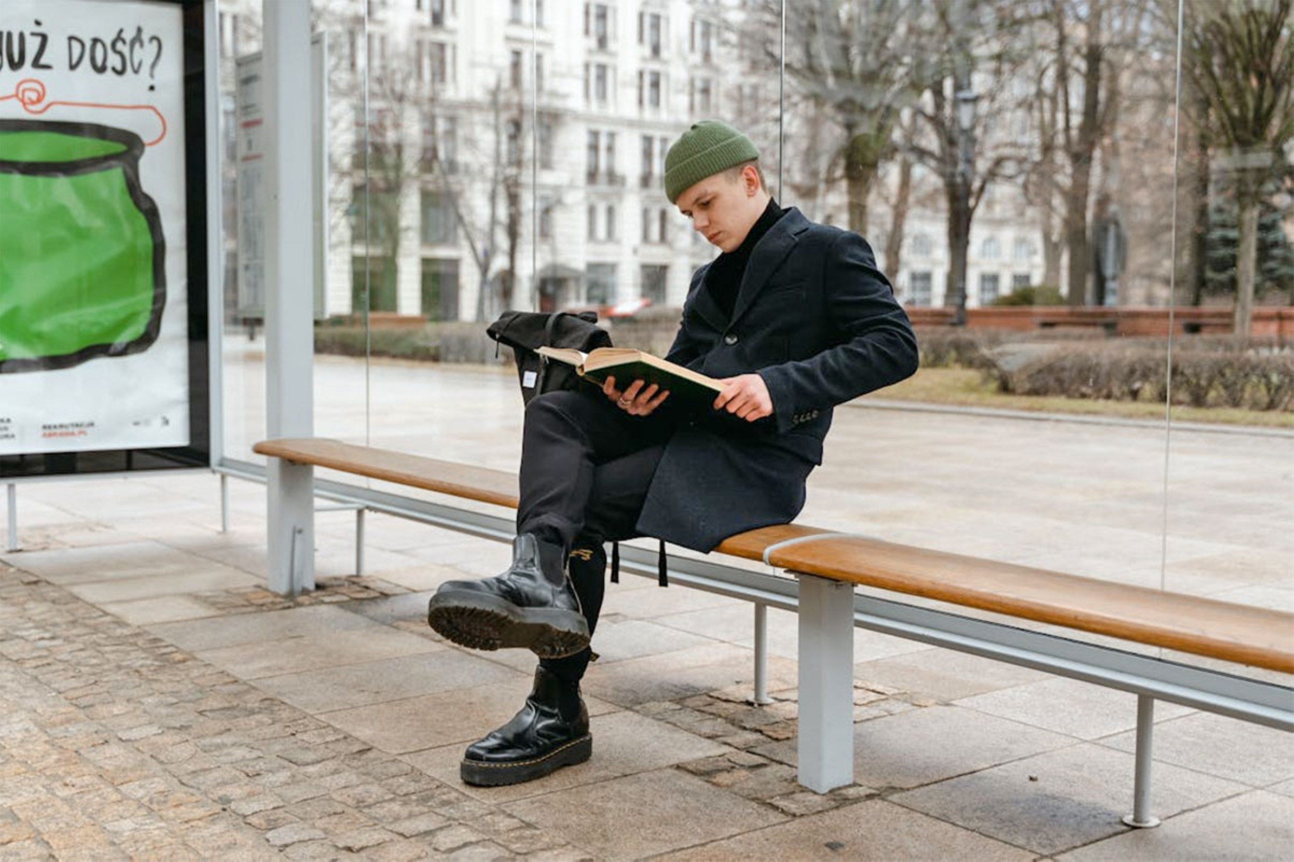 Meet 'performative male': Are men reading books for attention?