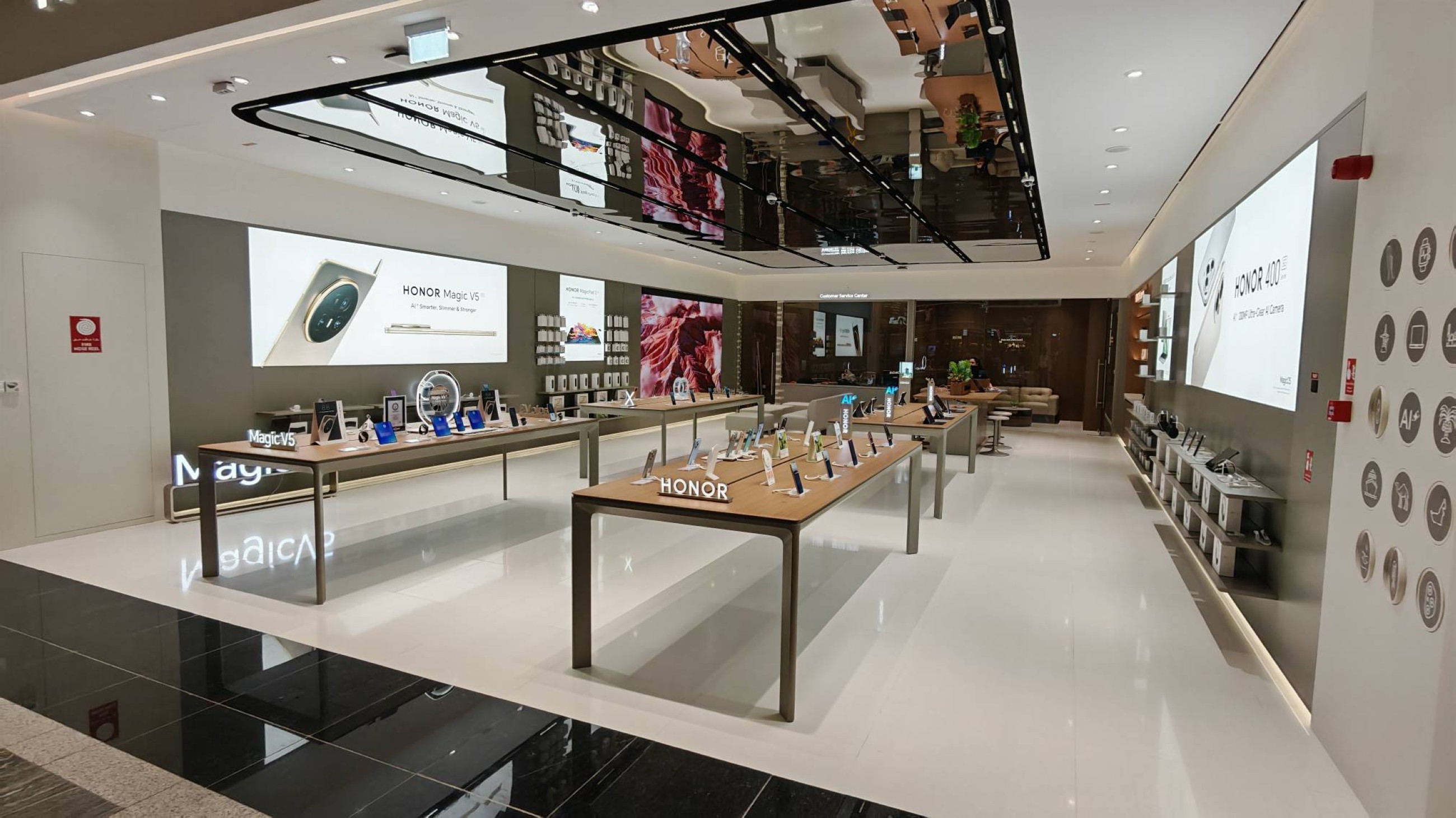 HONOR opens new experience store at Al Reem Mall, Abu Dhabi with grand opening celebration on August 29th