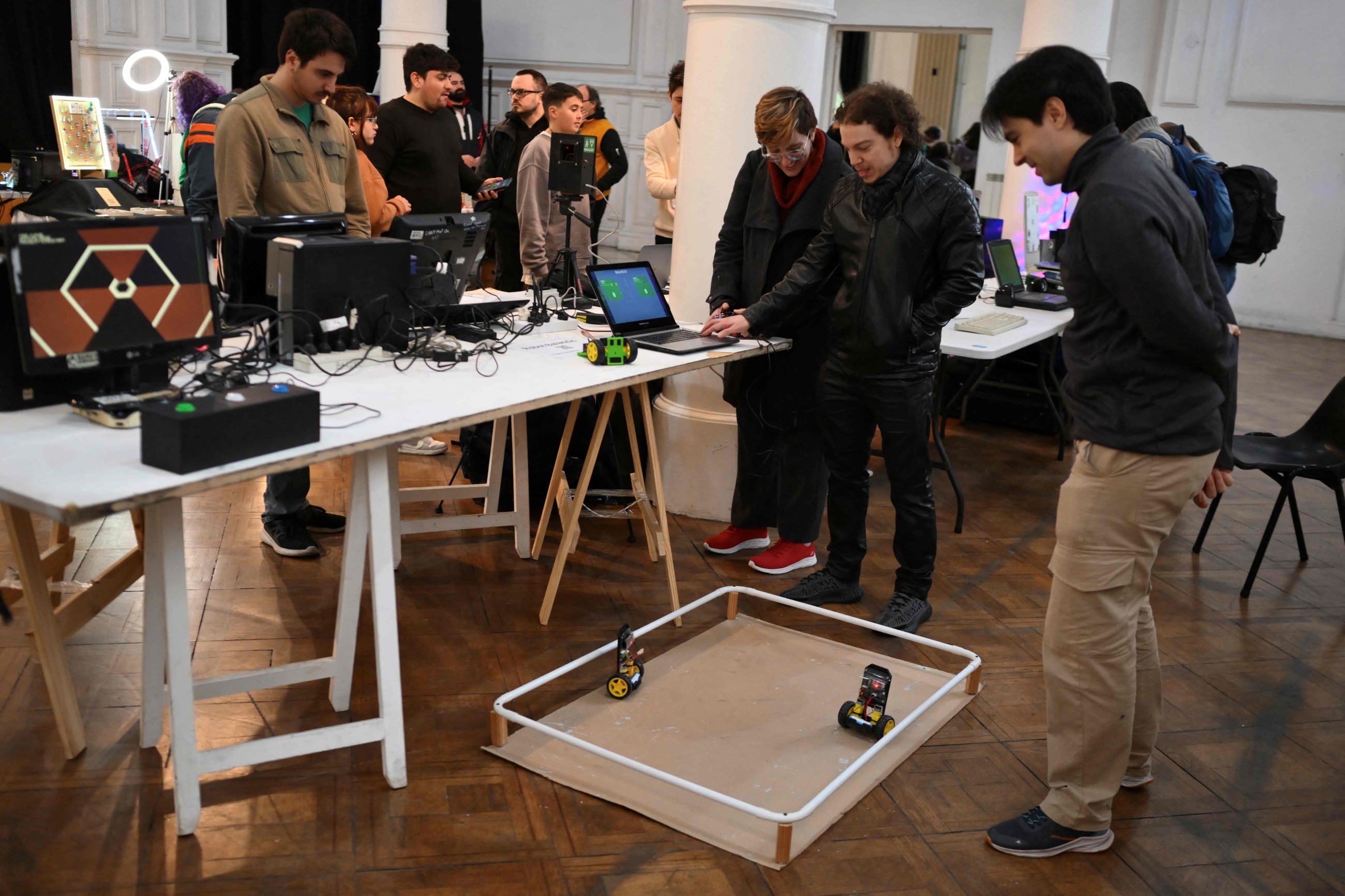 'Old things work': Argentines giving new life to e-waste