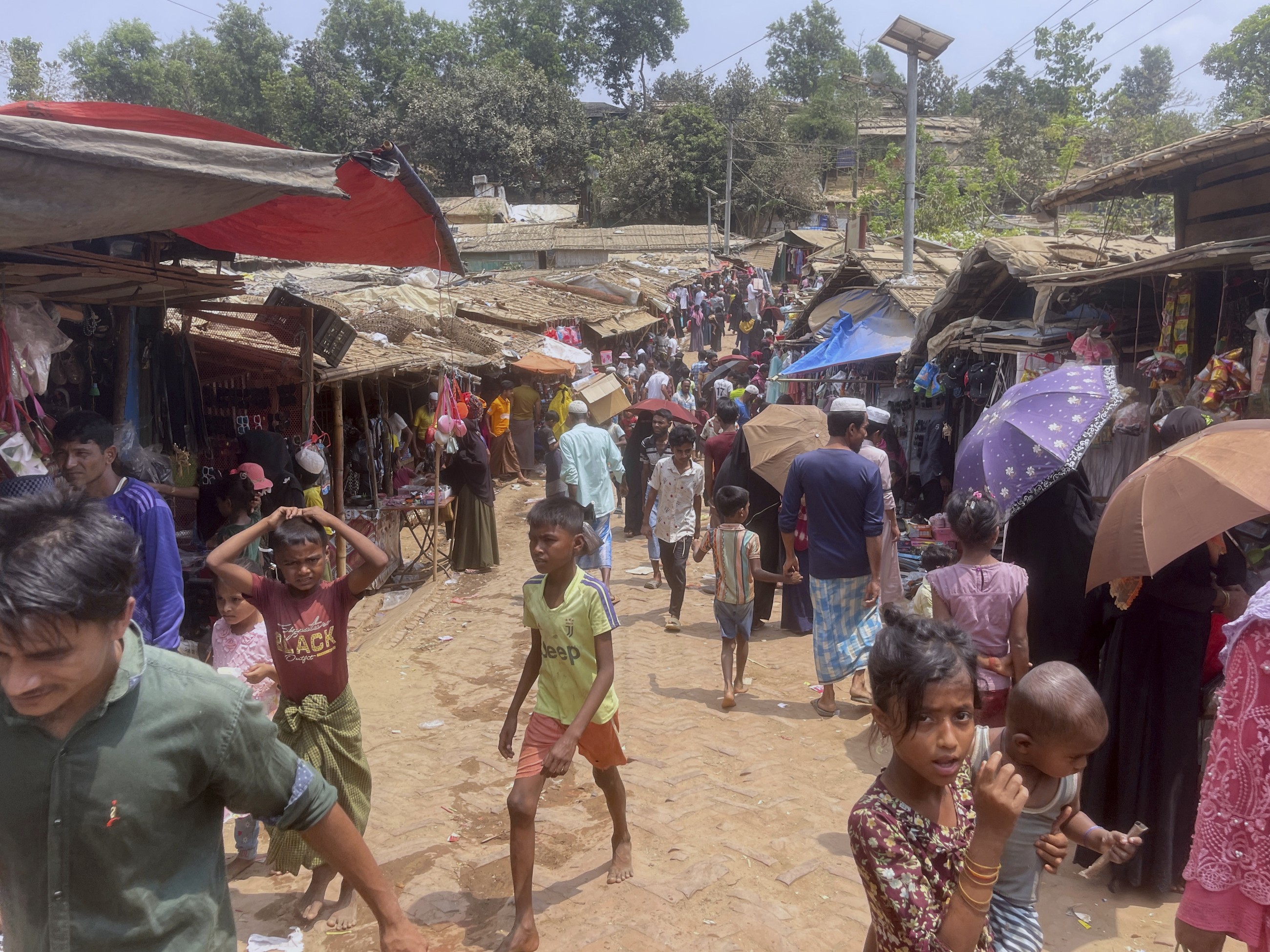 Stuck in camps, Rohingya hope Bangladesh can tackle crisis