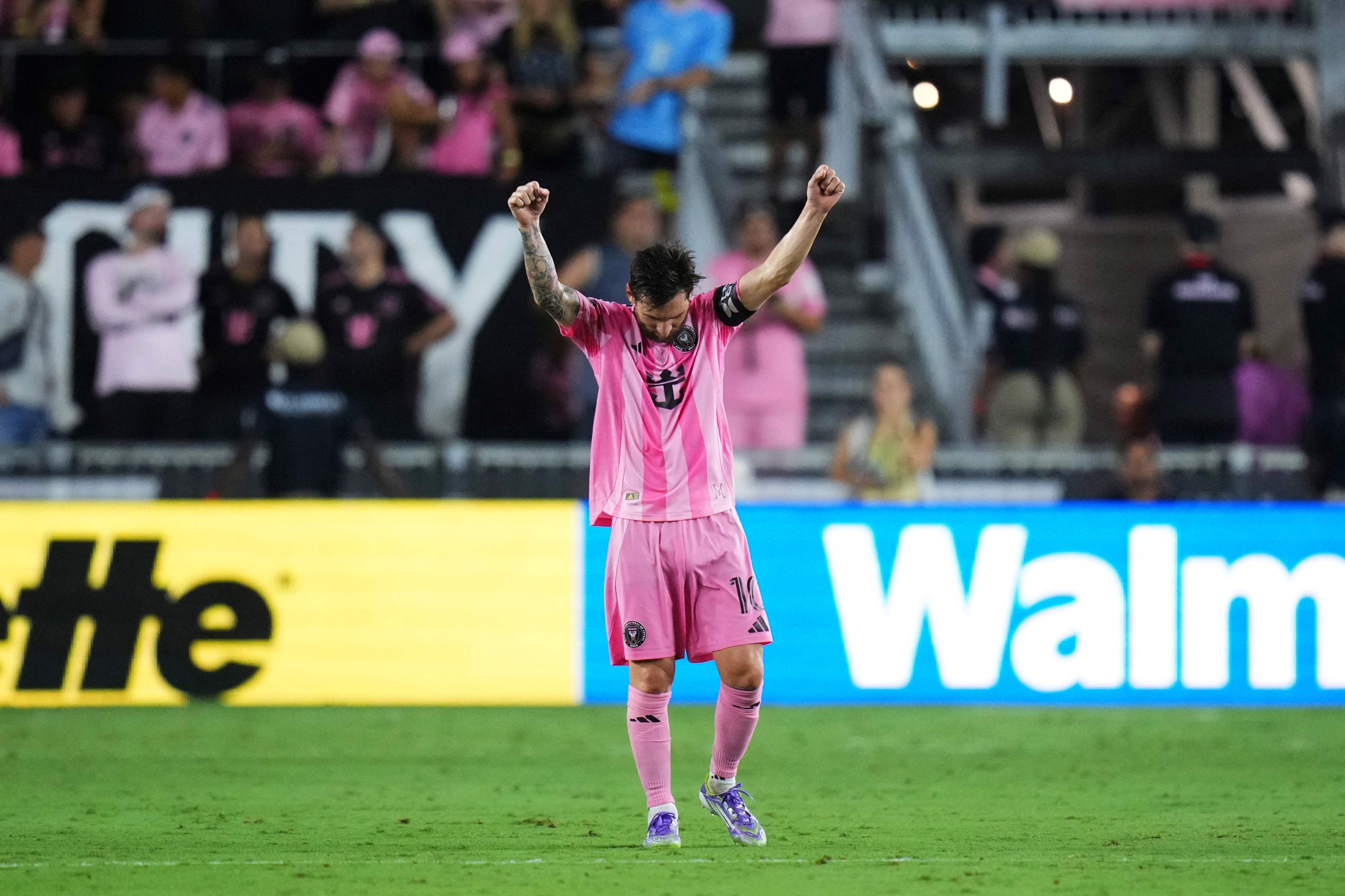 Messi brace propels Miami into Leagues Cup final