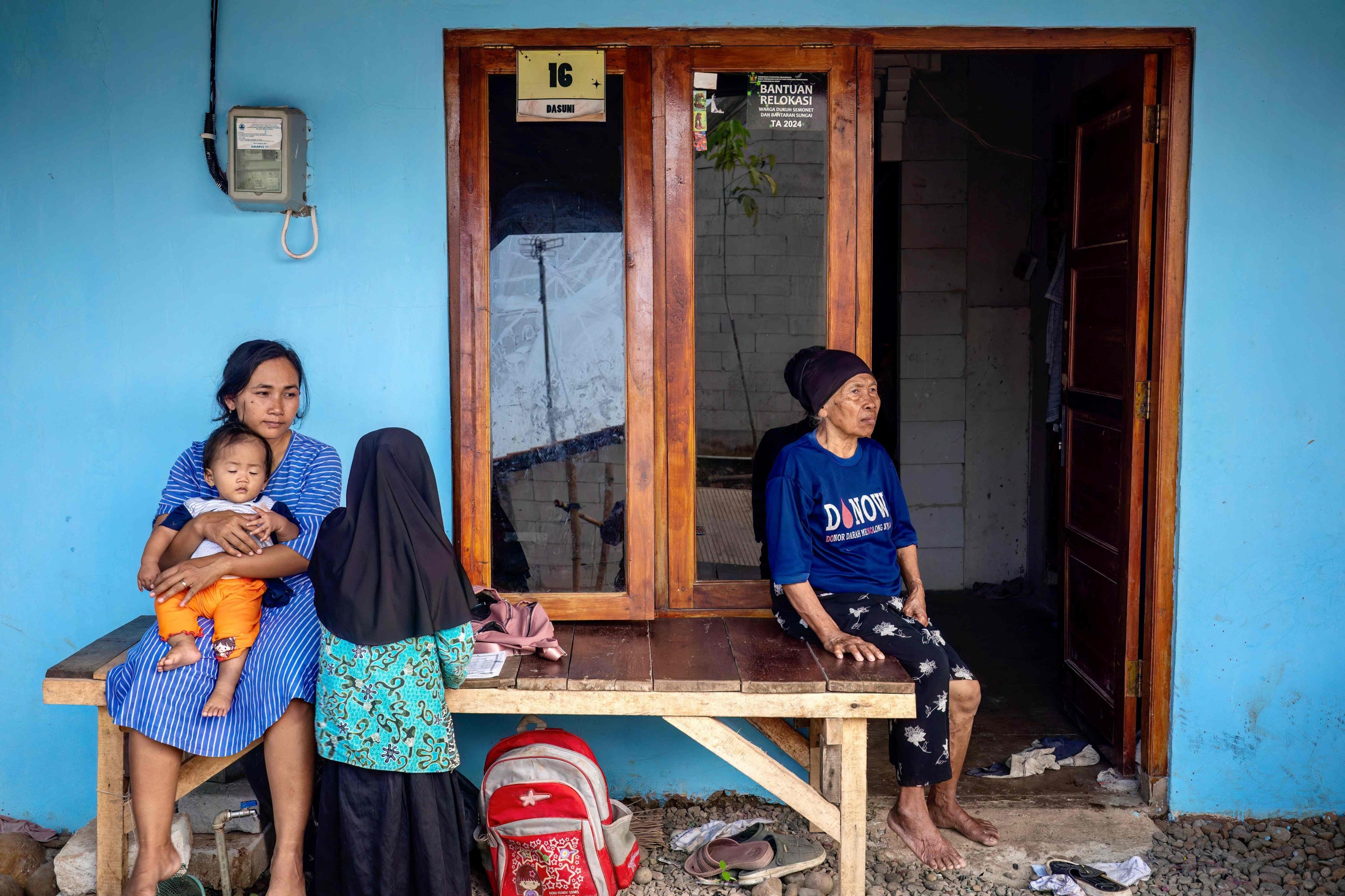 Can a giant seawall save Indonesia's disappearing coast?