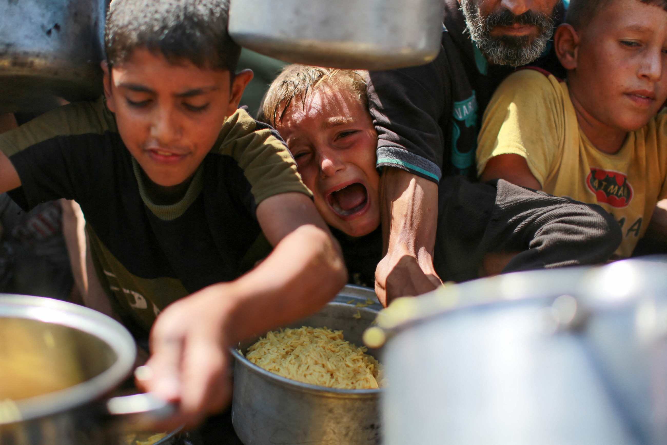 Women and children are 'starving' in Gaza, says UN food agency chief