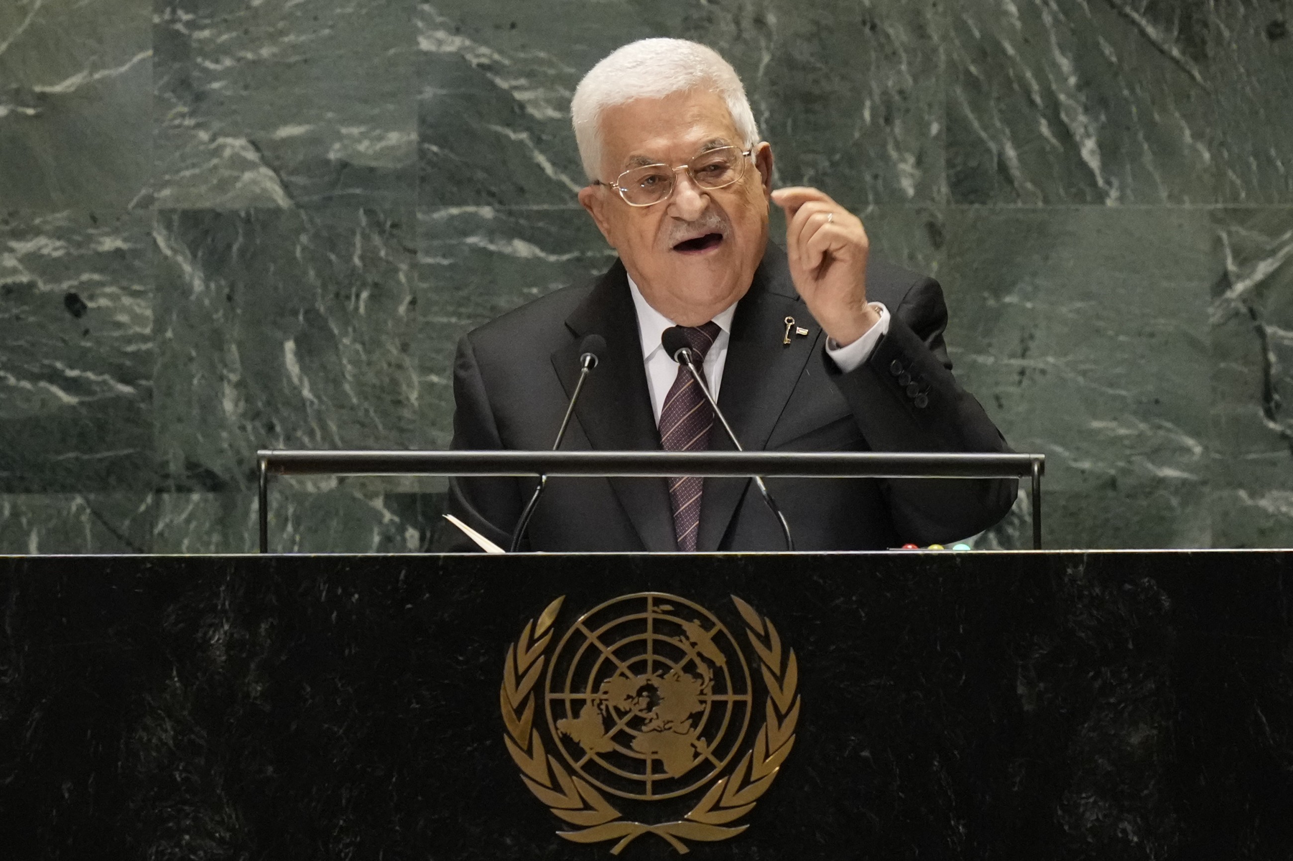 US bars Palestinian leader Abbas from UN as allies pledge statehood