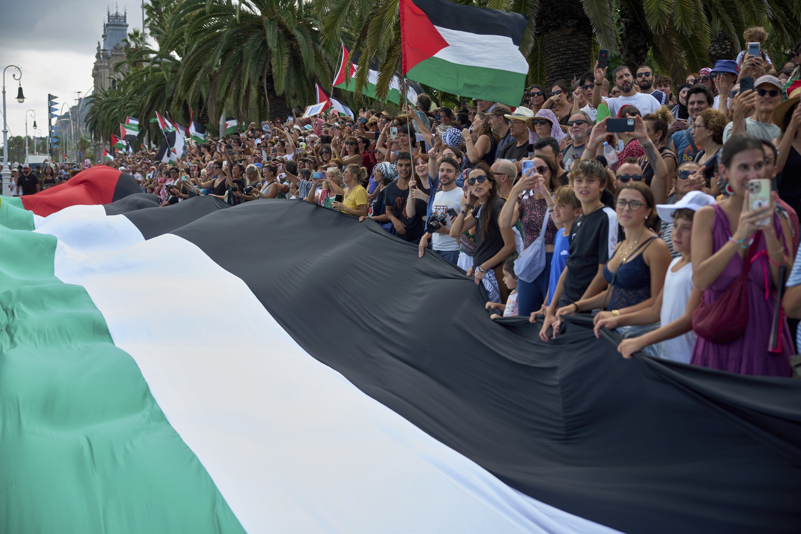 Flotilla leaves Barcelona in biggest attempt yet to break Israeli blockade of Gaza
