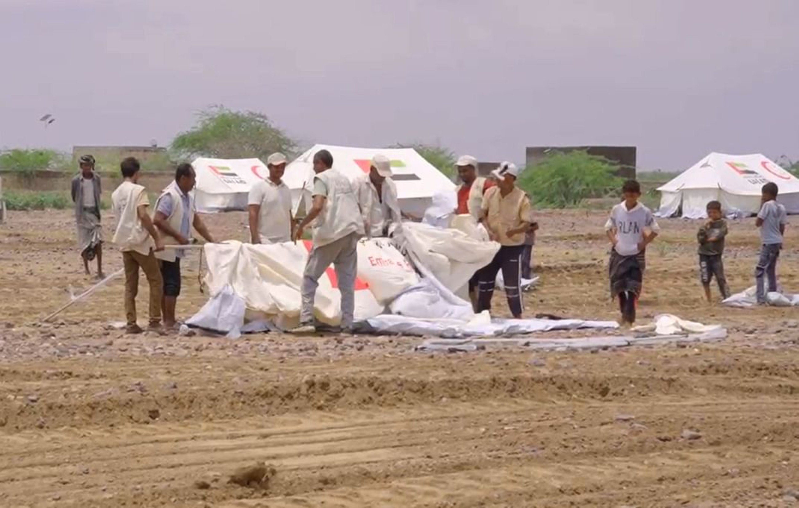 UAE provides humanitarian aid to flood-affected families on Yemen&rsquo;s West Coast