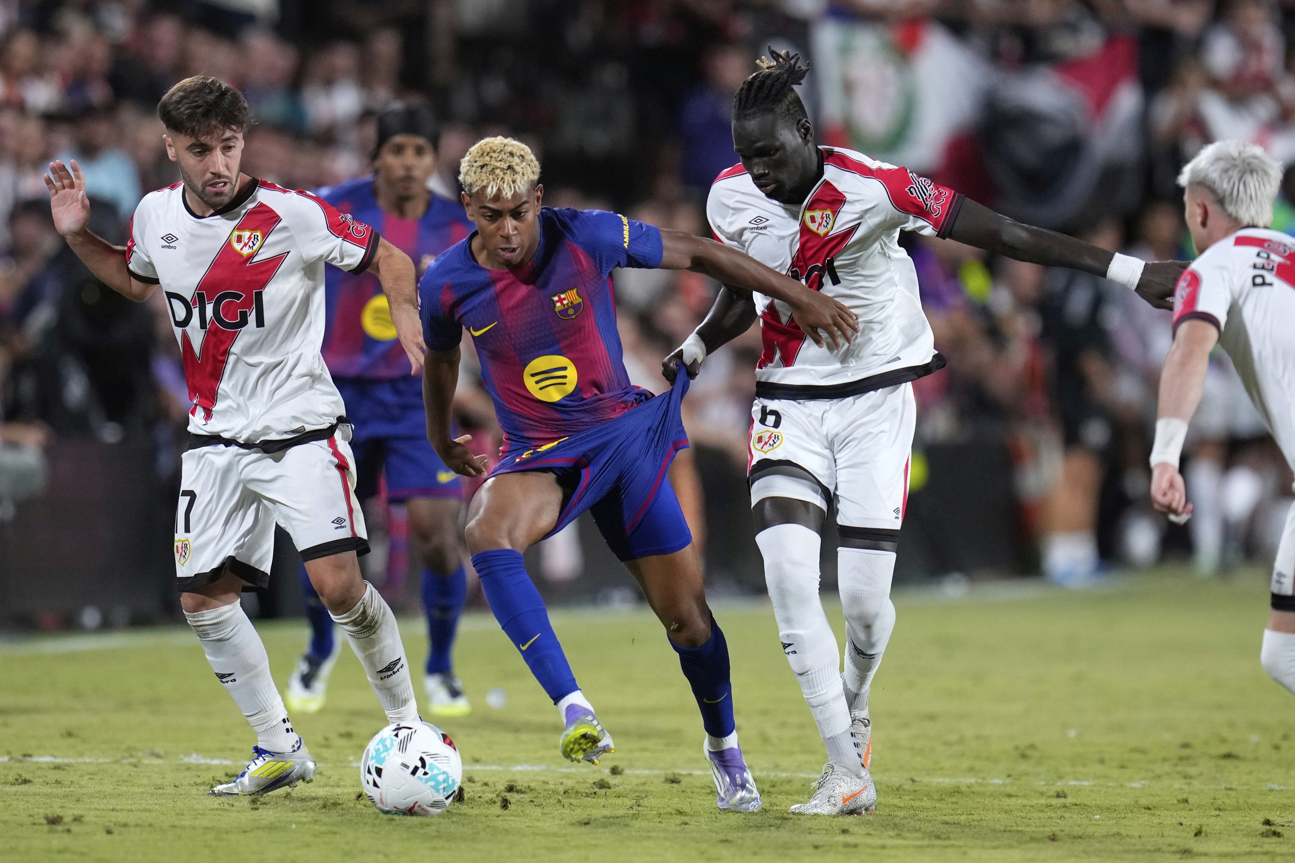 Barca drop points at Rayo with faulty VAR causing controversy