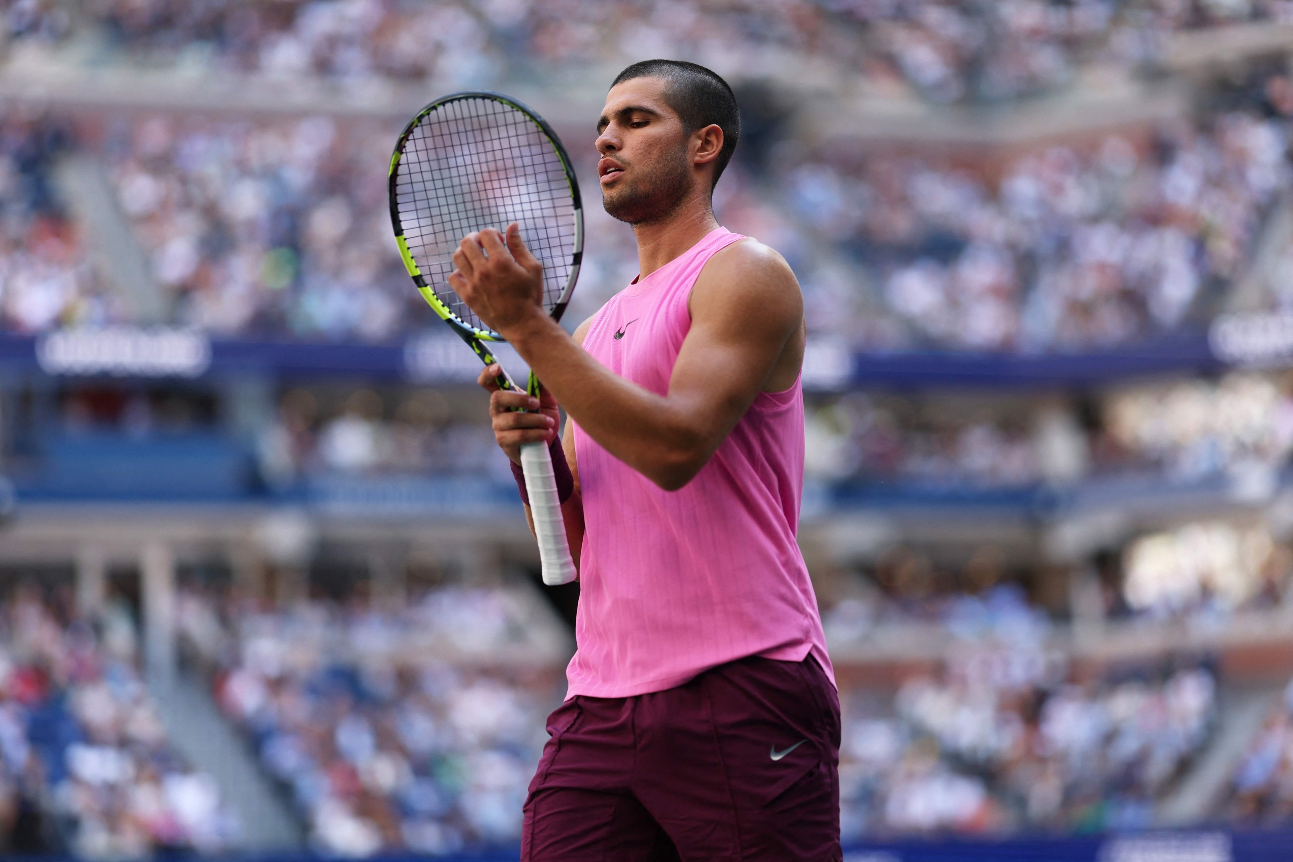 De Minaur, Alcaraz and Djokovic stroll into US Open quarters as Sabalenka, Vondrousova sail