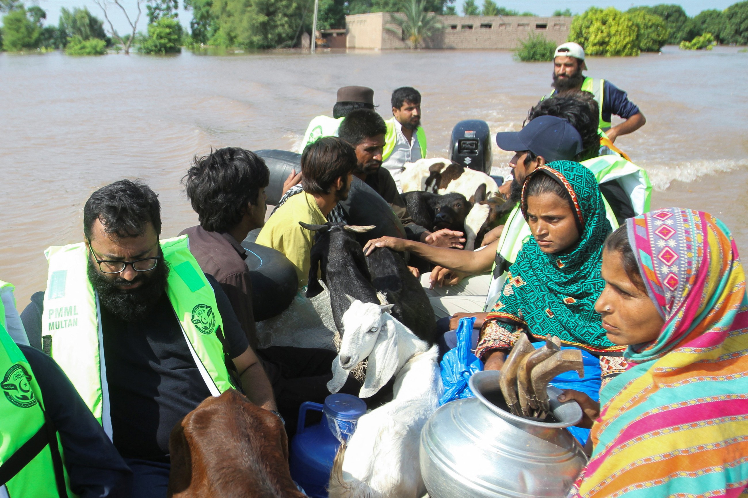 Pakistan’s southern Sindh province evacuates 100,000 over flooding threat