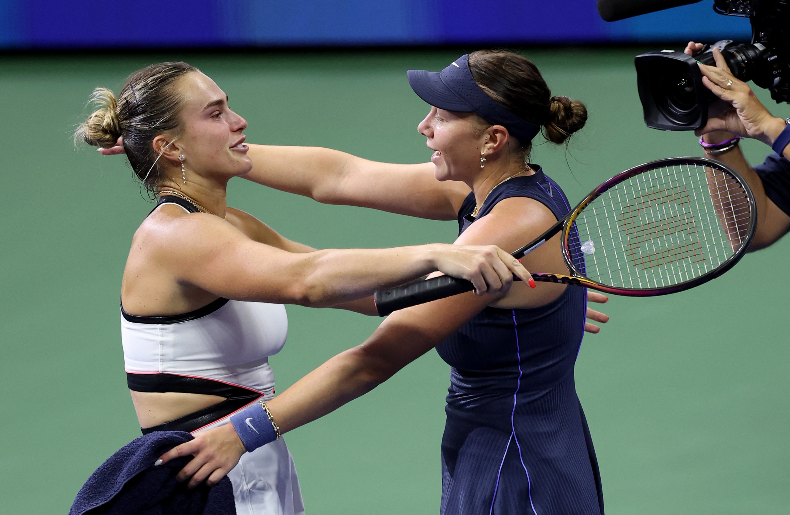 Sabalenka defeats Anisimova to retain US Open crown