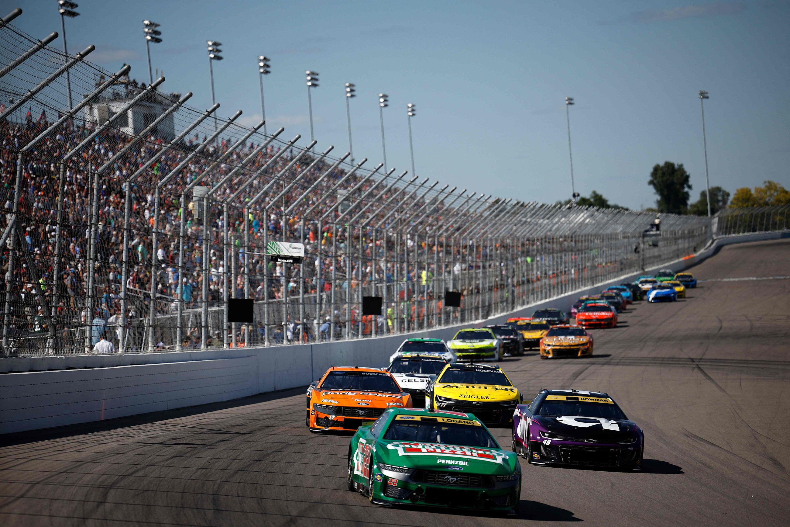 Big changes for Alex Bowman’s pit crew ahead of Bristol playoff race
