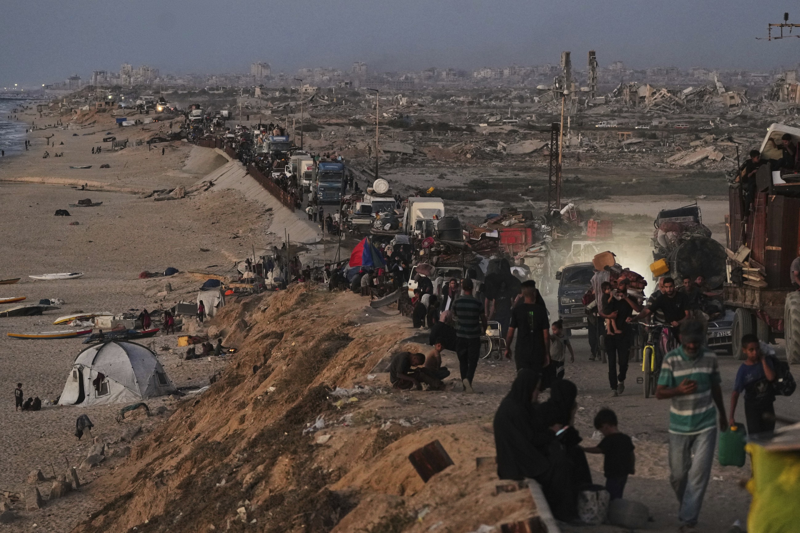 Israel to open new route for Gazans fleeing besieged city