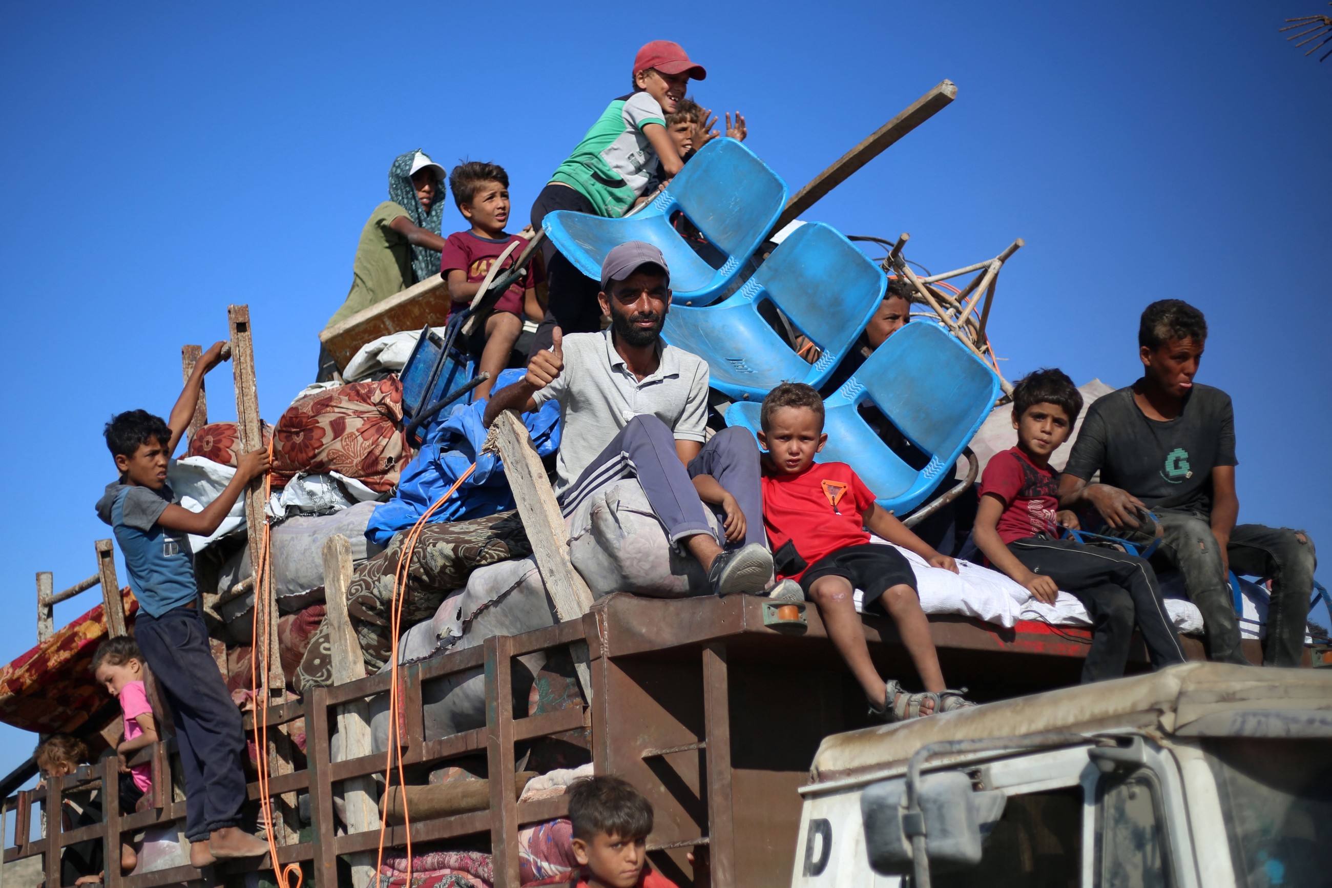 Israel to open new route for Gazans fleeing besieged city