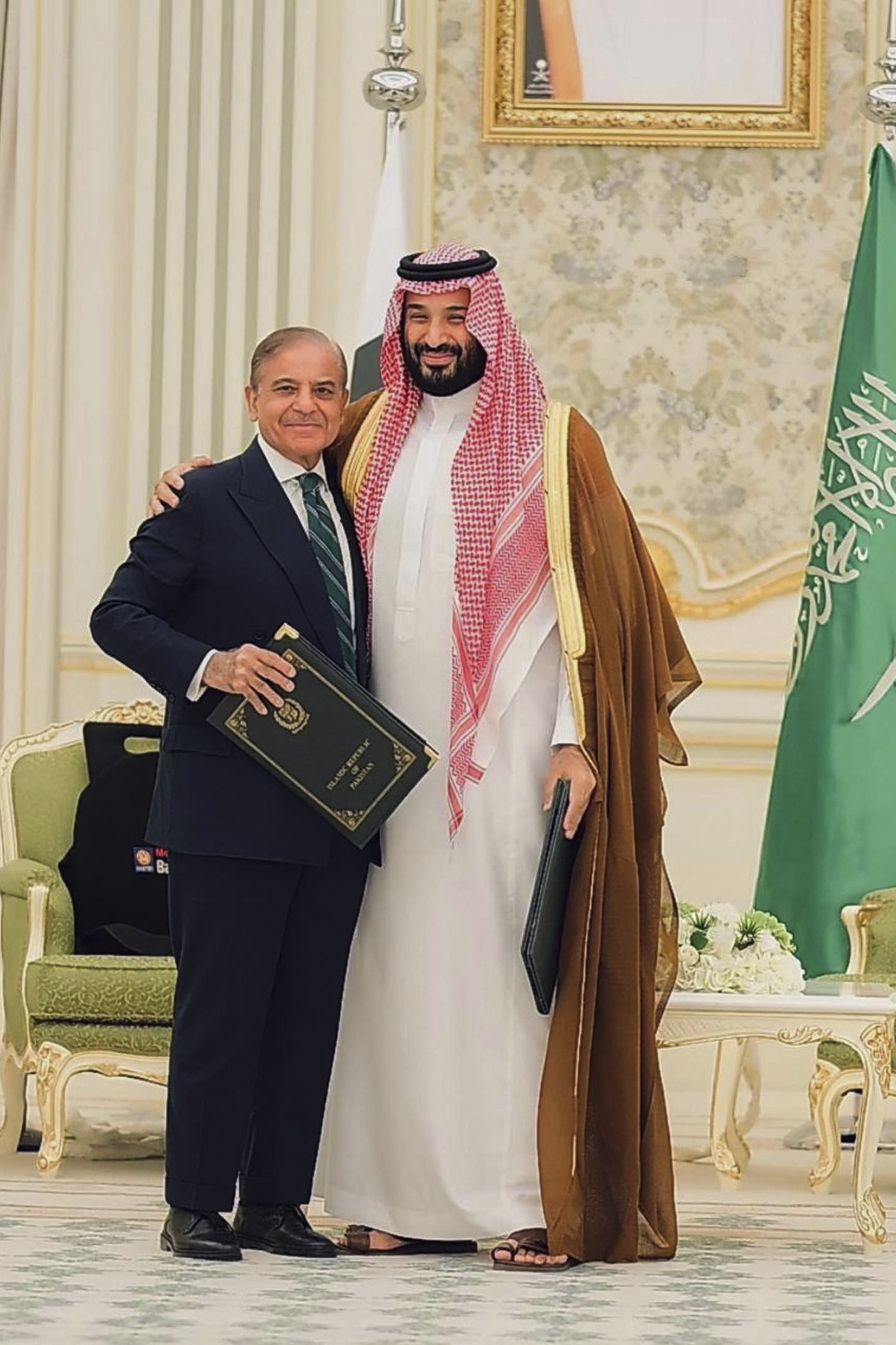 Saudi Arabia signs mutual defence pact with Pakistan