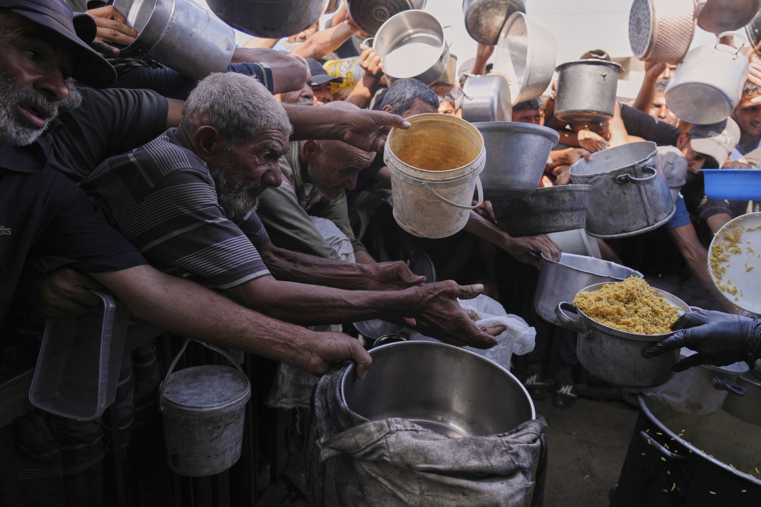 Gaza City pummeled as Israel presses ground offensive