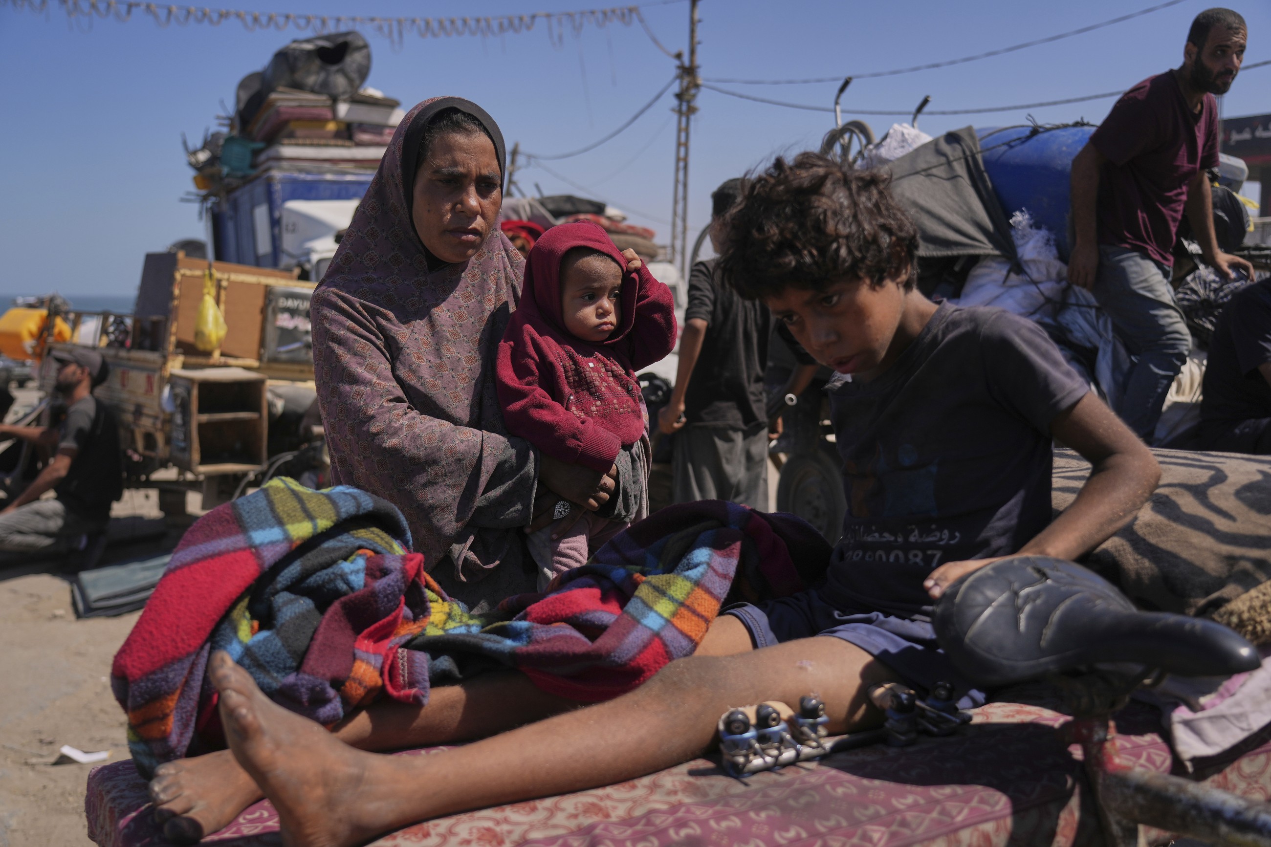 Israeli strikes kill 14 more Palestinians in Gaza
