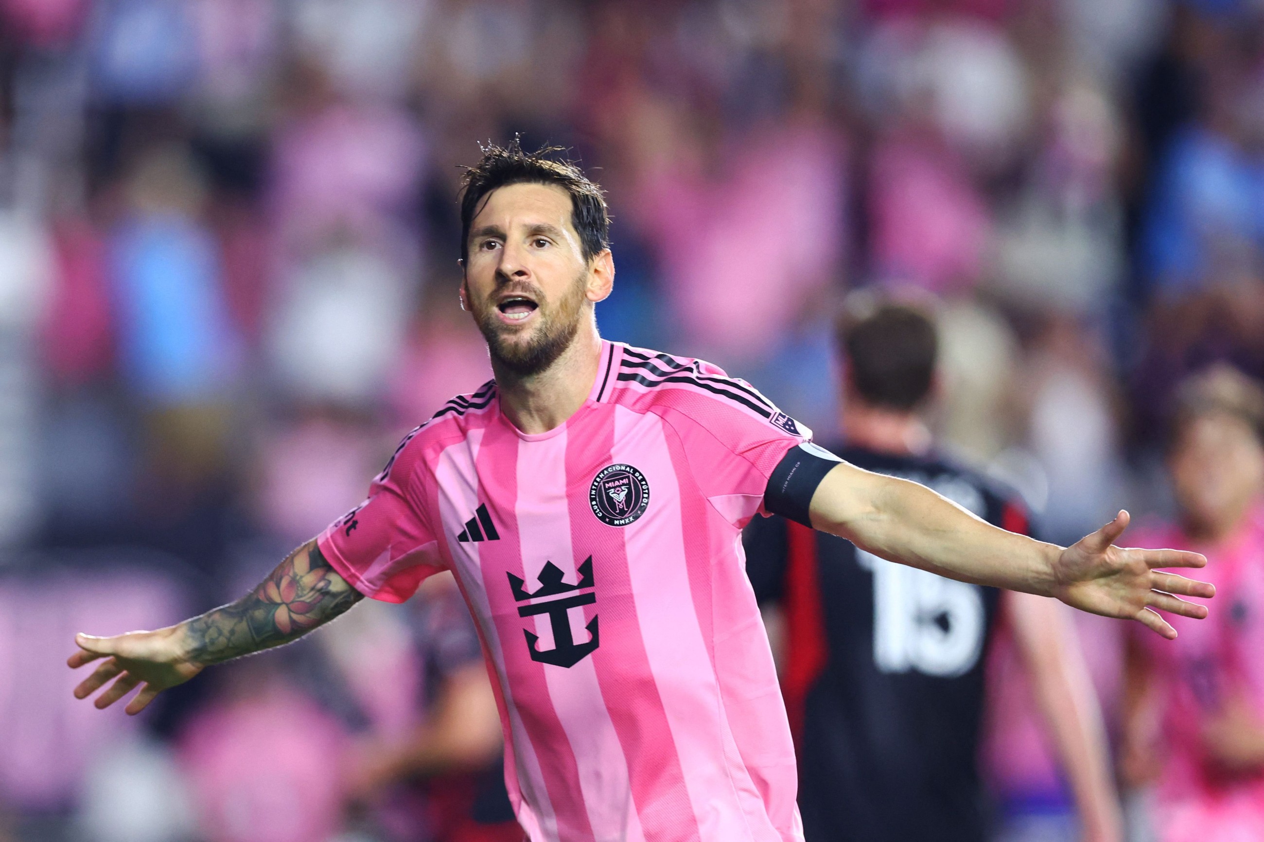 Messi double lifts Miami in 3-2 MLS victory over DC United