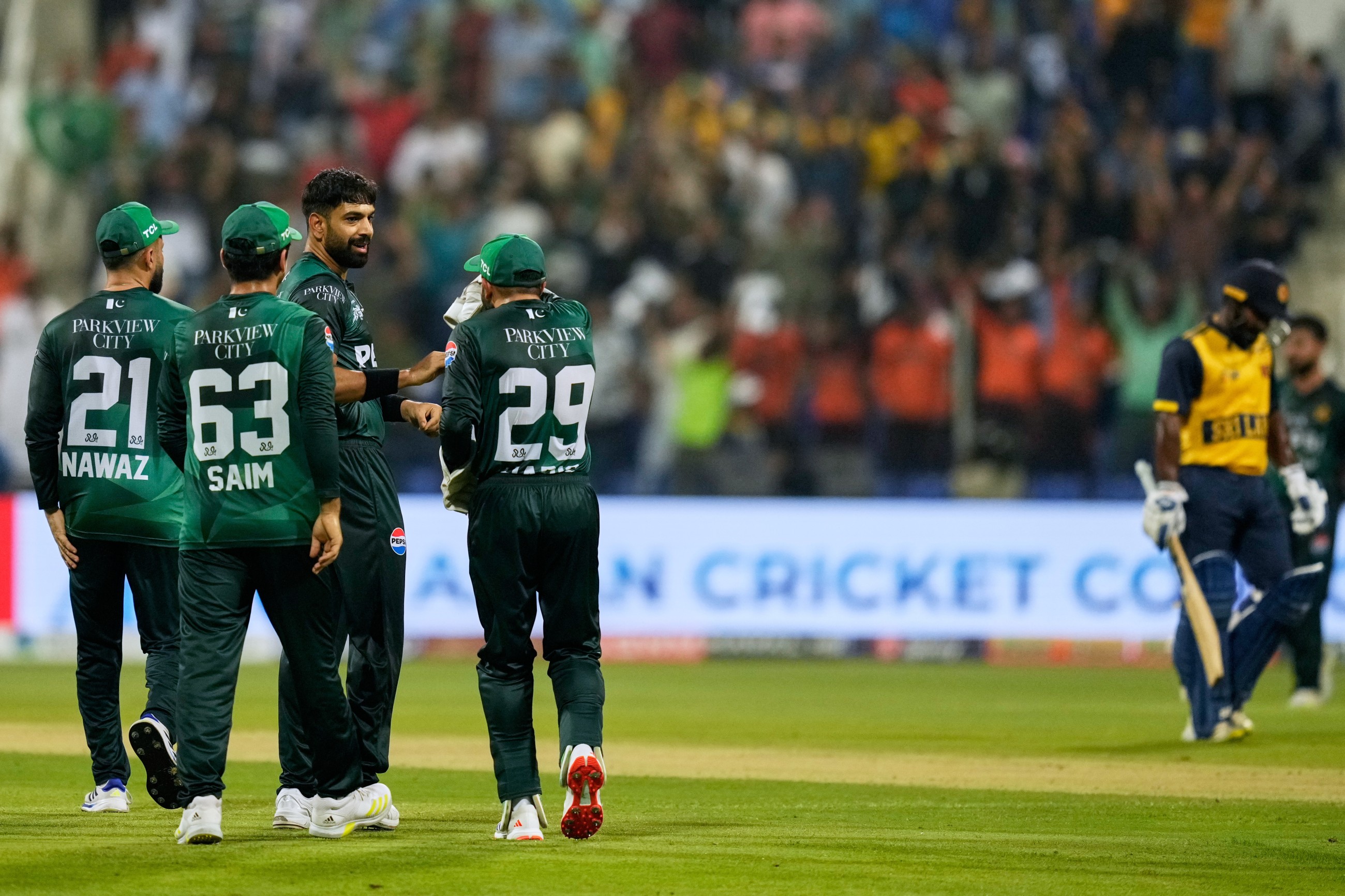 Pakistan keep Asia Cup hopes alive with win over Sri Lanka