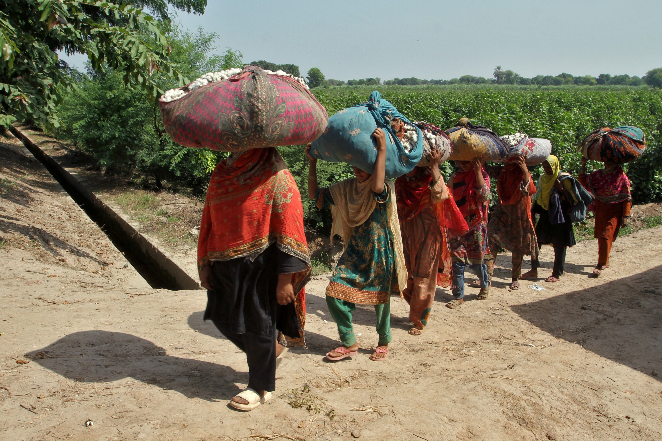 Pakistan floods batter fields, factories and fiscal plans