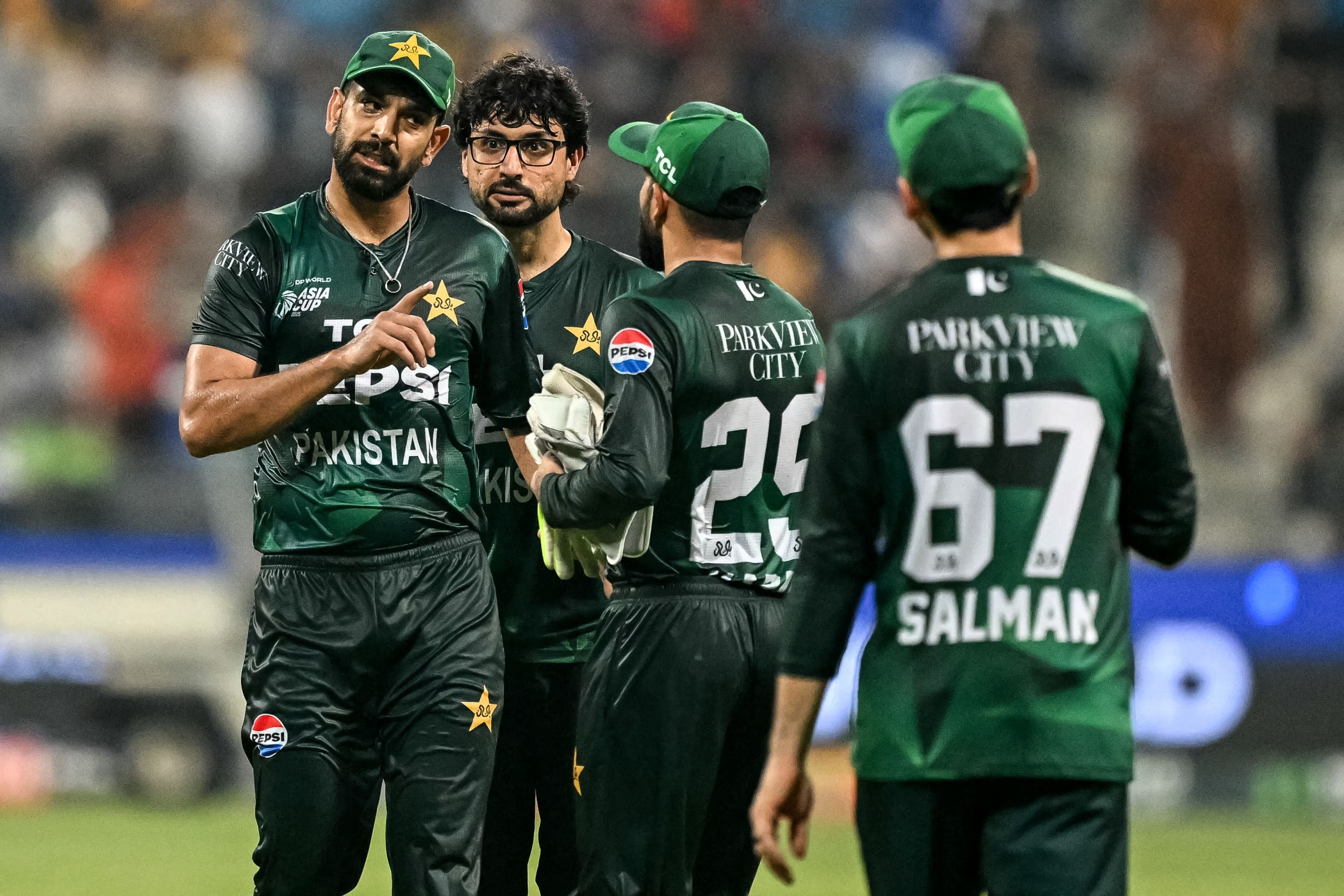 Pakistan keep Asia Cup hopes alive with win over Sri Lanka