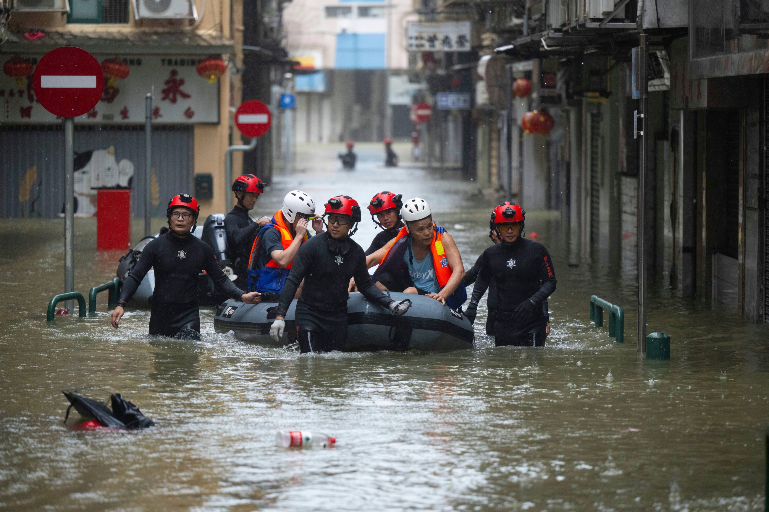 Typhoon Ragasa batters Hong Kong, China