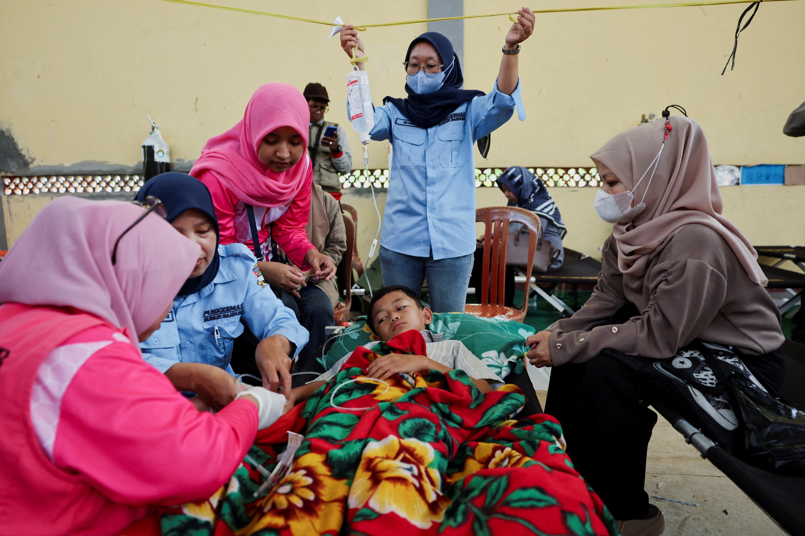 Over 1,000 Indonesian children sick from school meals in more food poisoning outbreaks