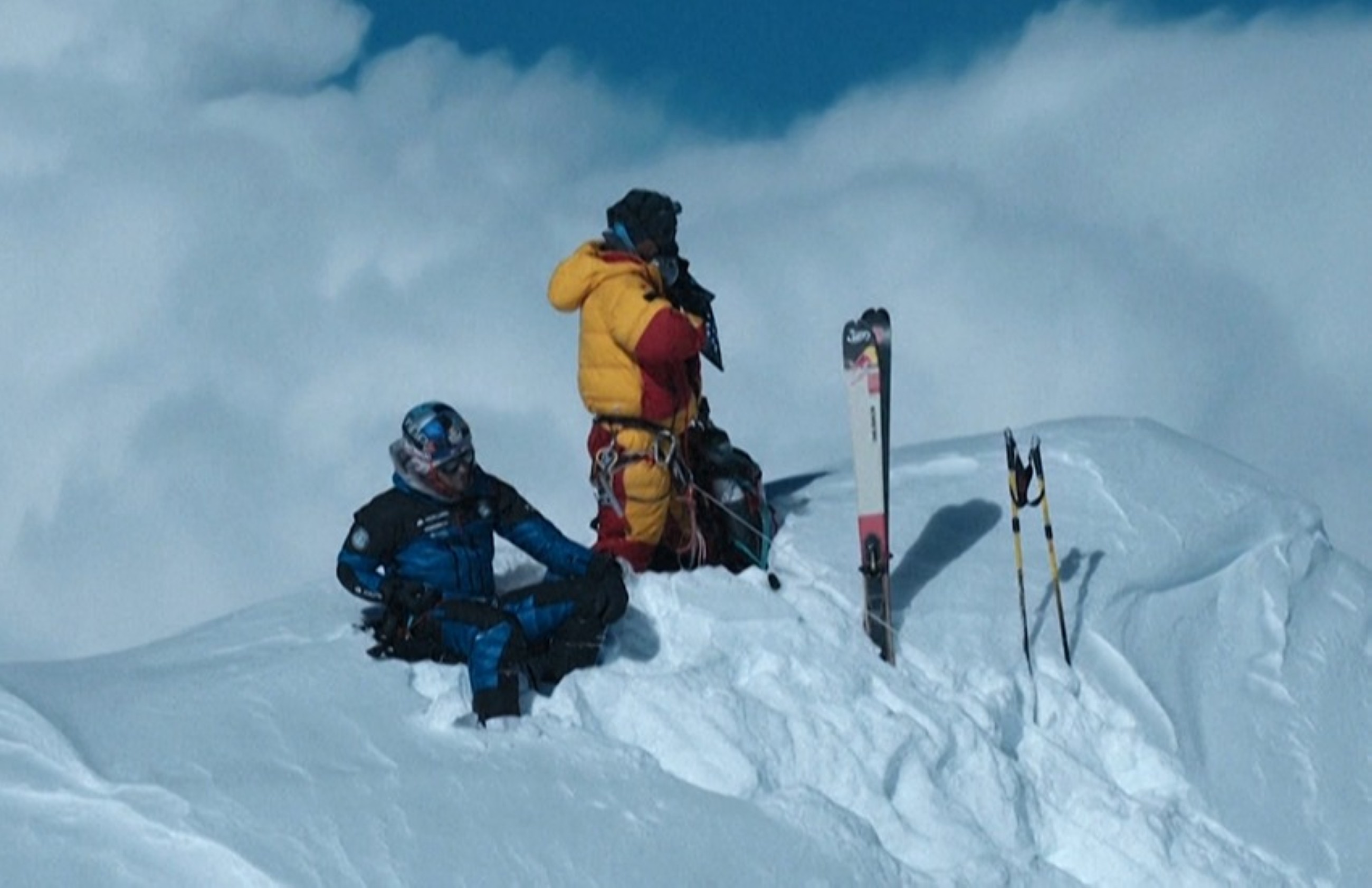 VIDEO: Polish climber becomes first to ski down Everest without supplementary oxygen