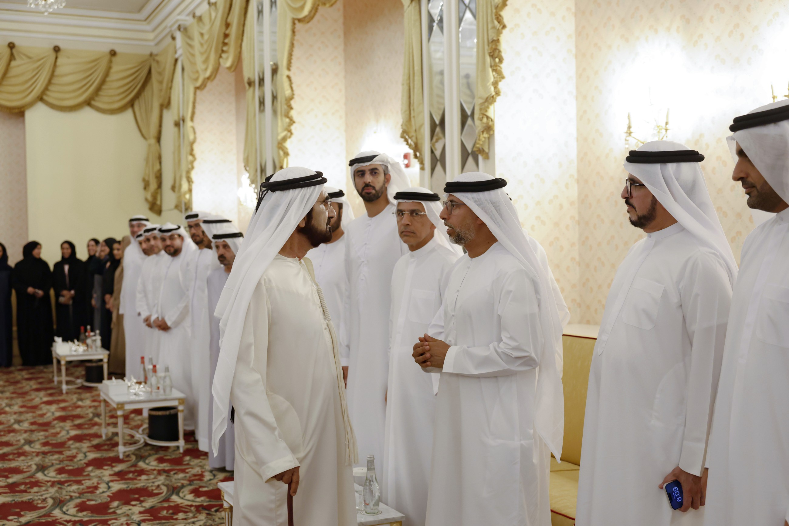 Mohammed receives local dignitaries, businessmen and senior officials in Dubai