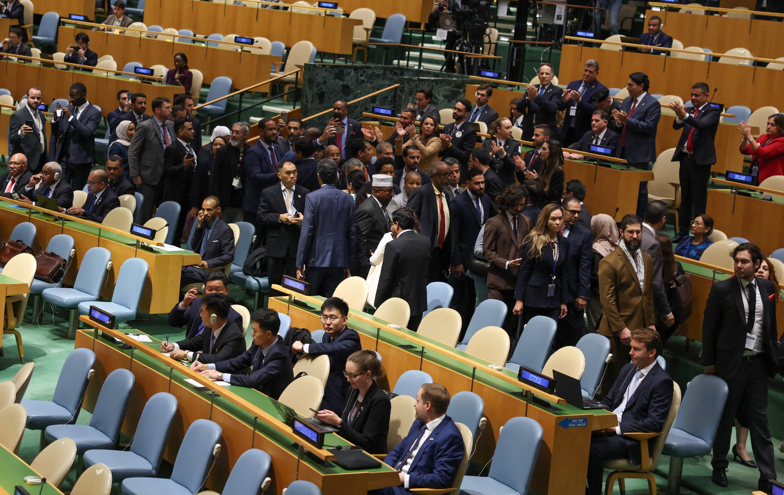 Delegates stage mass walkout before Israeli PM Netanyahu's UN address