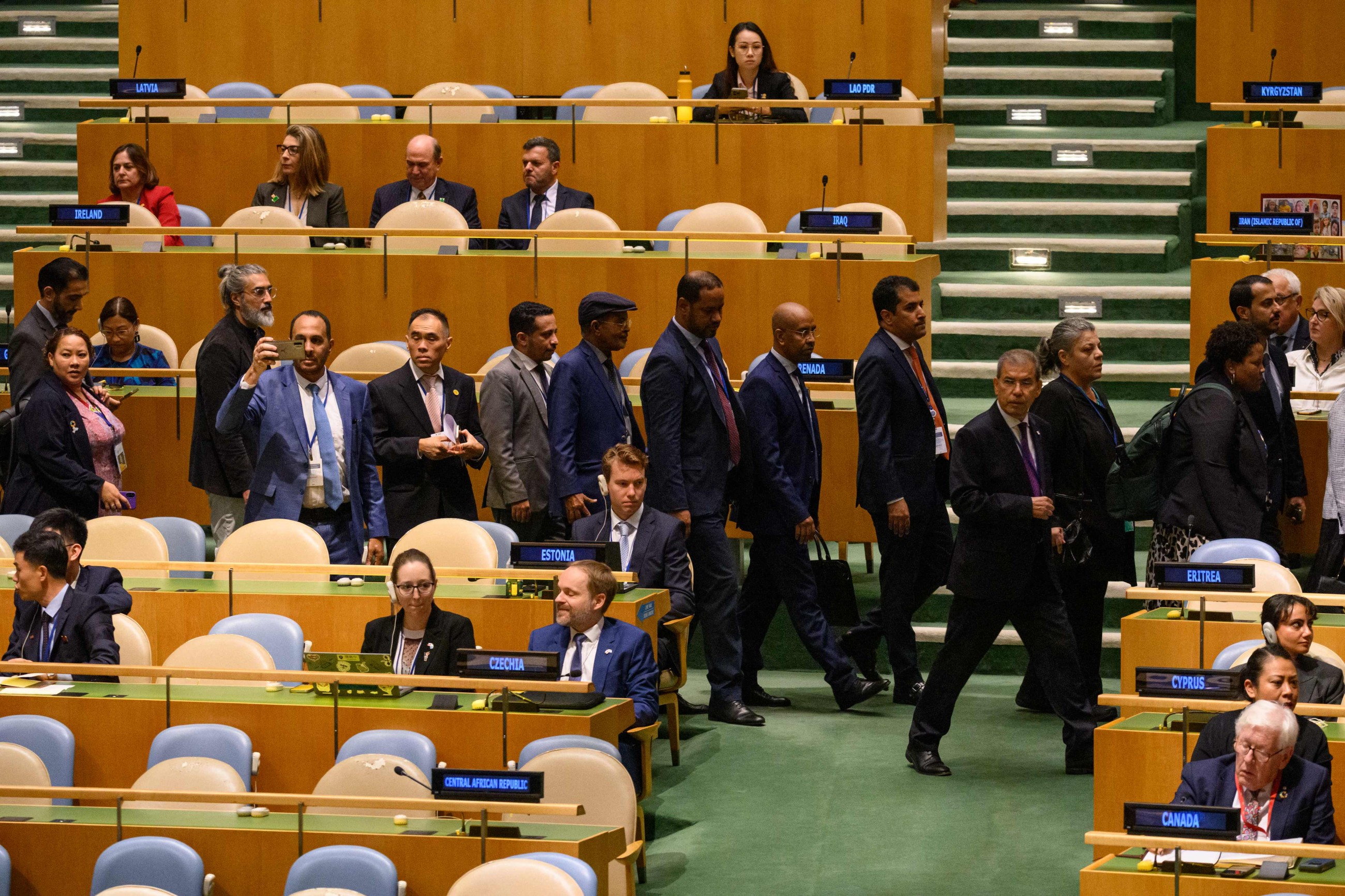 VIDEO: Dozens of diplomats walk out of UN General Assembly as Netanyahu enters the hall