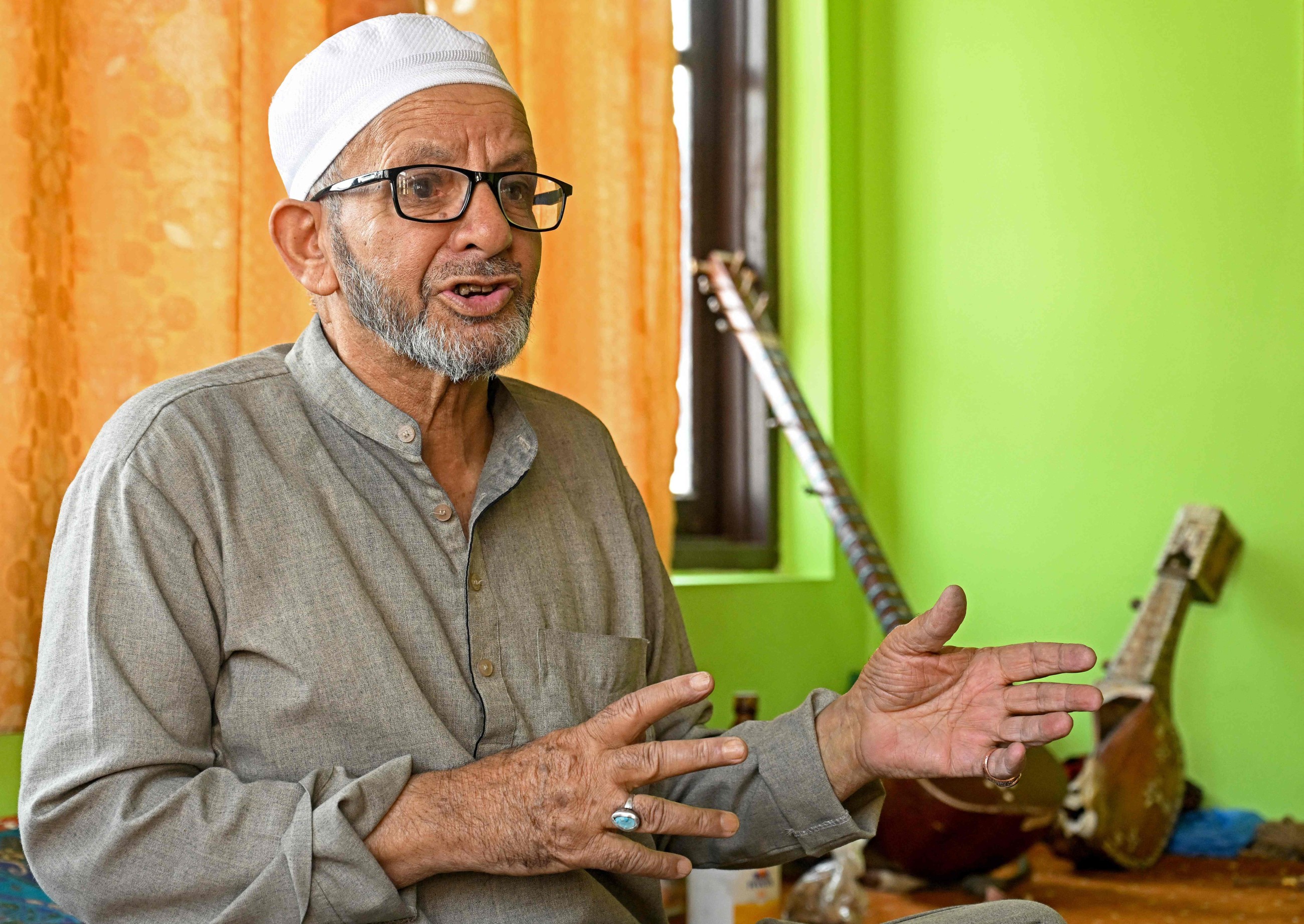 Strings of identity: Kashmir's fading music endures