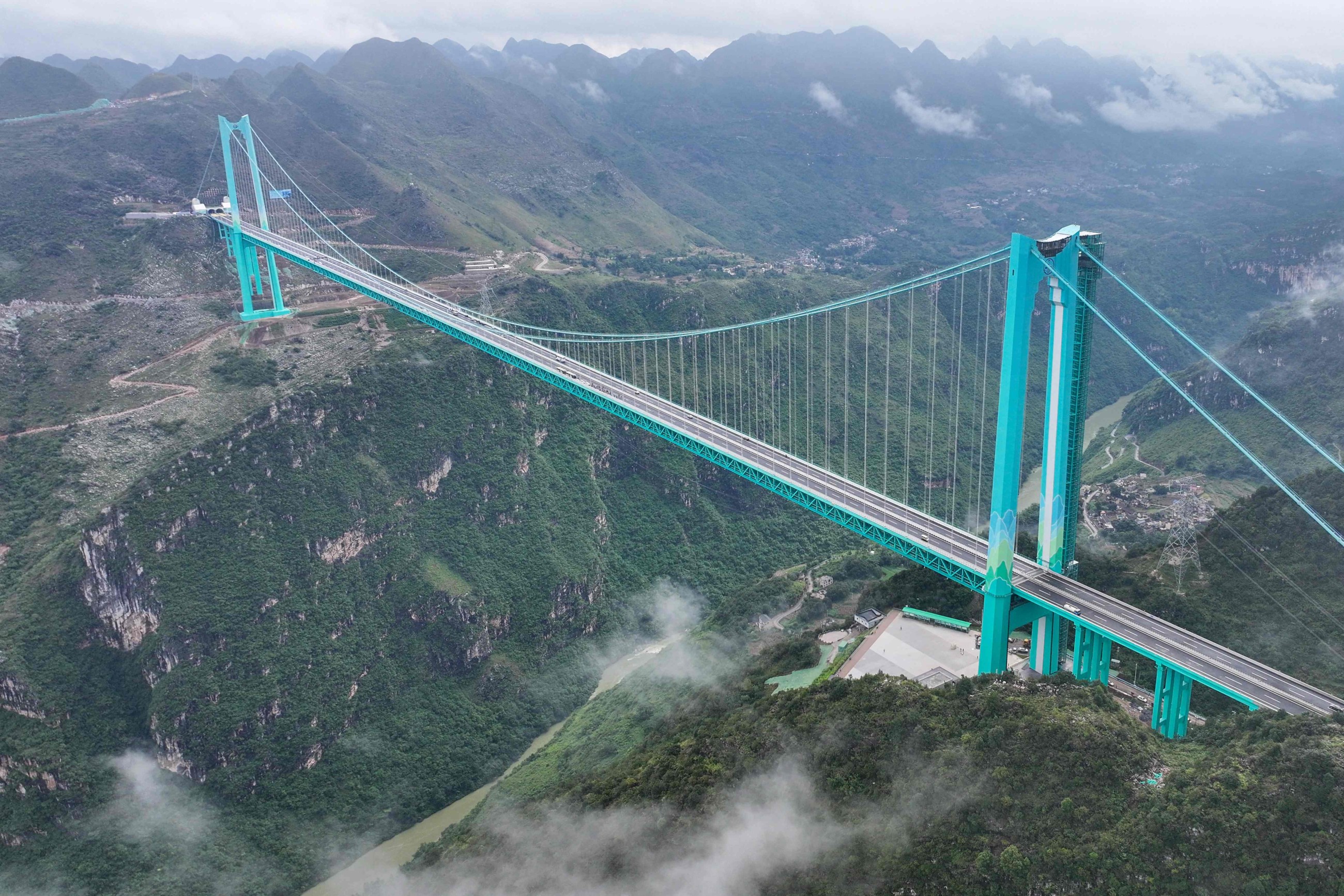 VIDEO: World's highest bridge opens to traffic in China