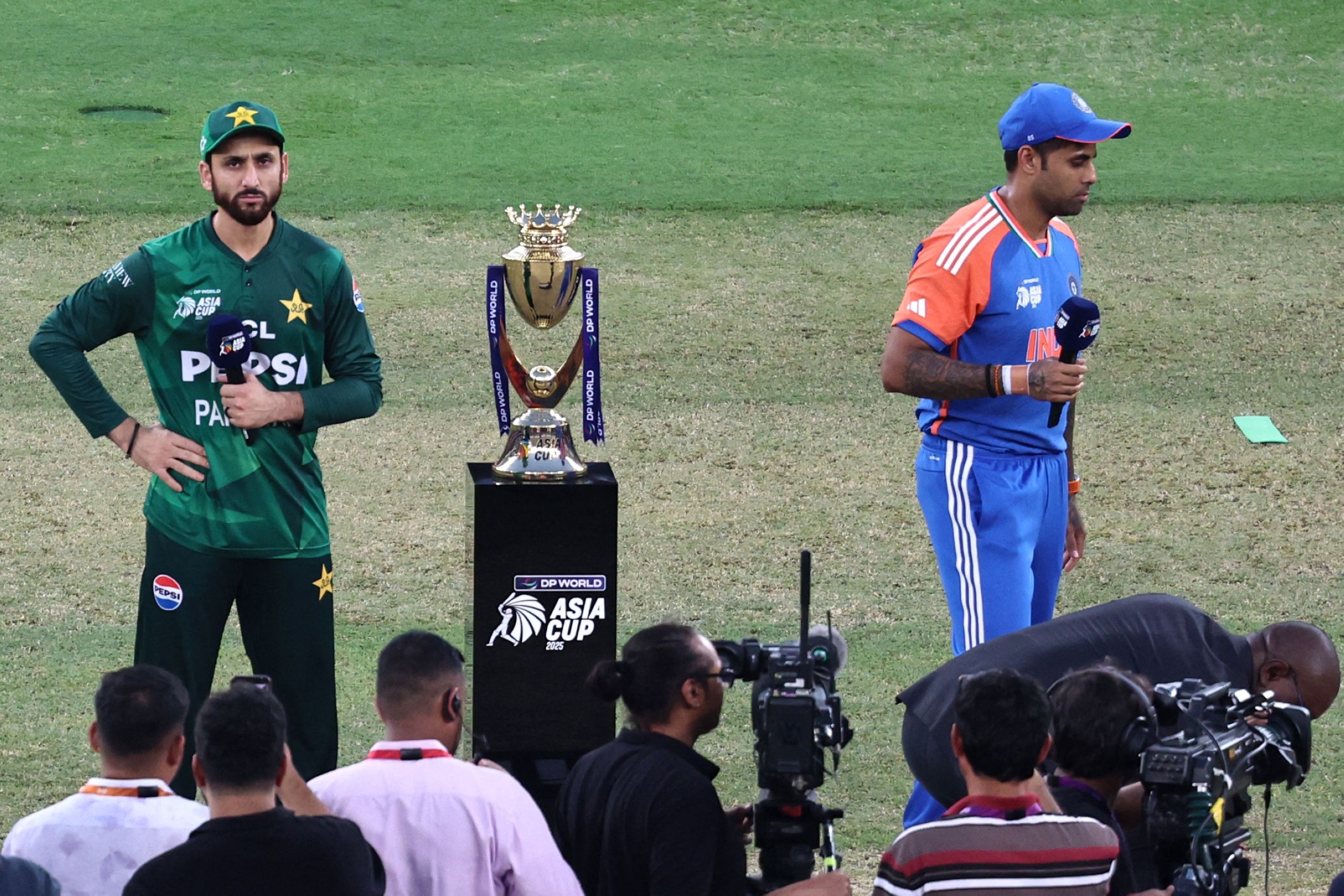 Pakistan bowled out for 146 after momentous collapse in Asia Cup final against India