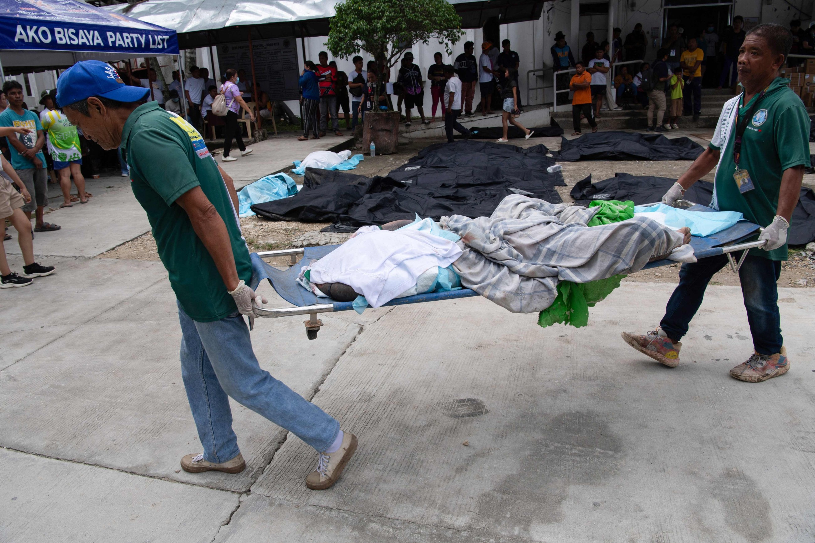 Powerful earthquake kills 69 in Philippines