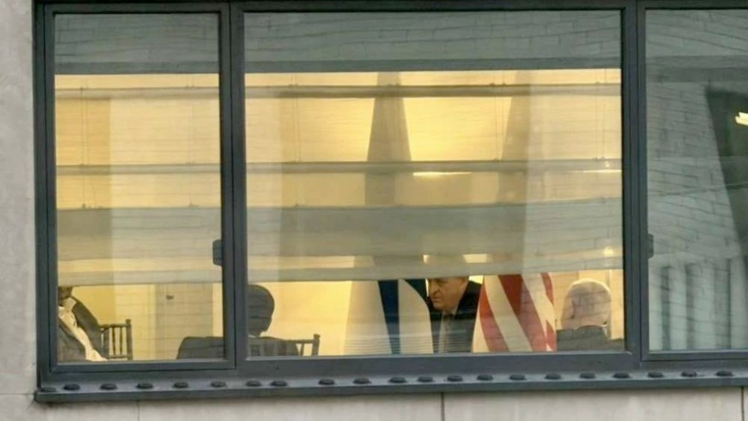 Netanyahu&rsquo;s residence open window in New York sparks security concerns