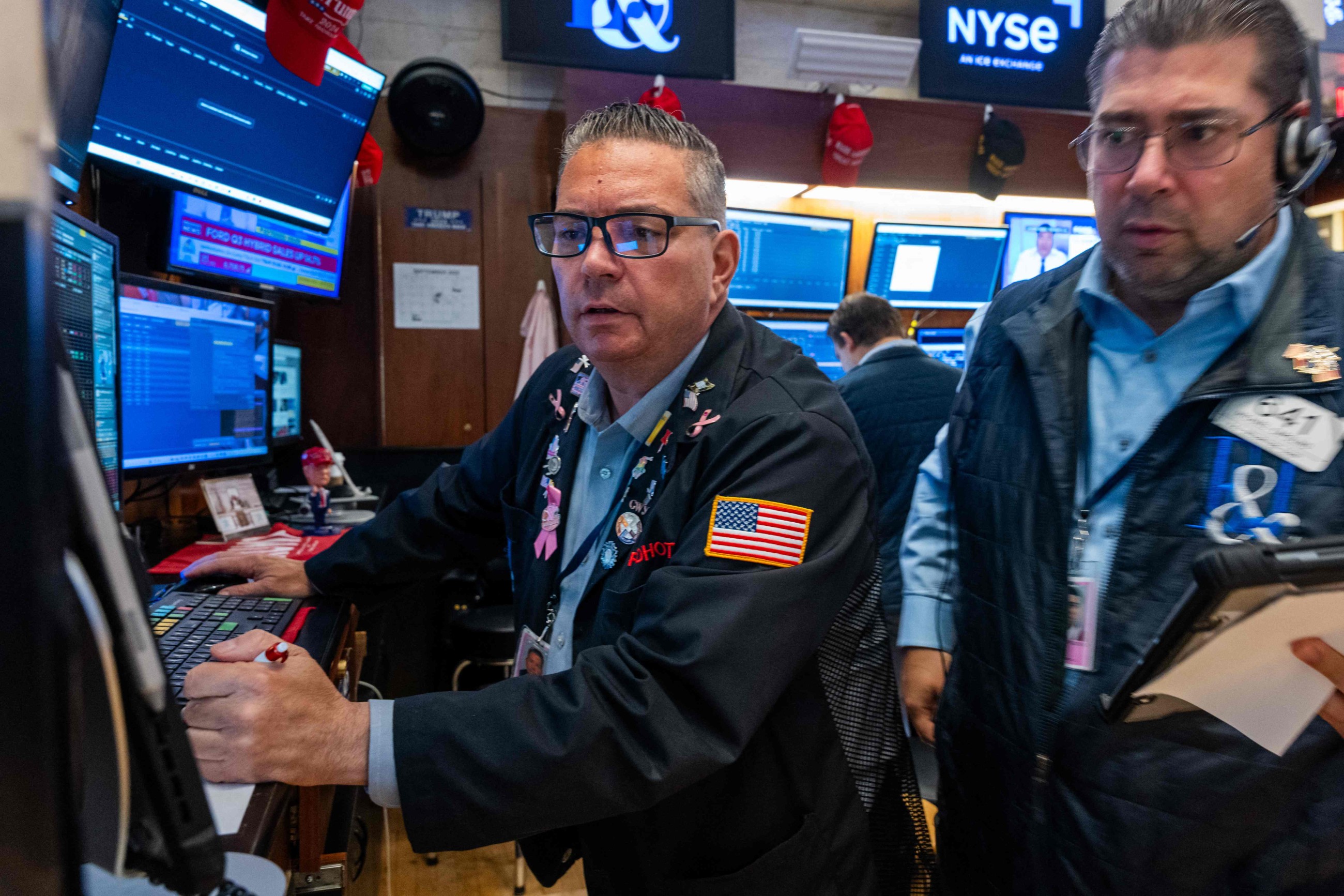 Wall Street nosedives as government shutdown risks economic data delays