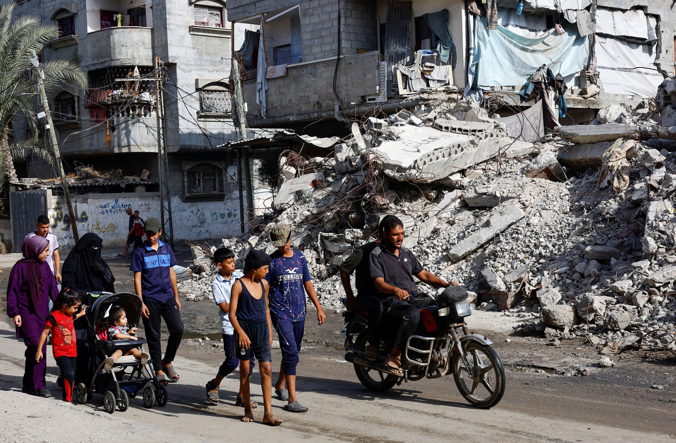Israel strikes Gaza after Trump calls for end to bombardment
