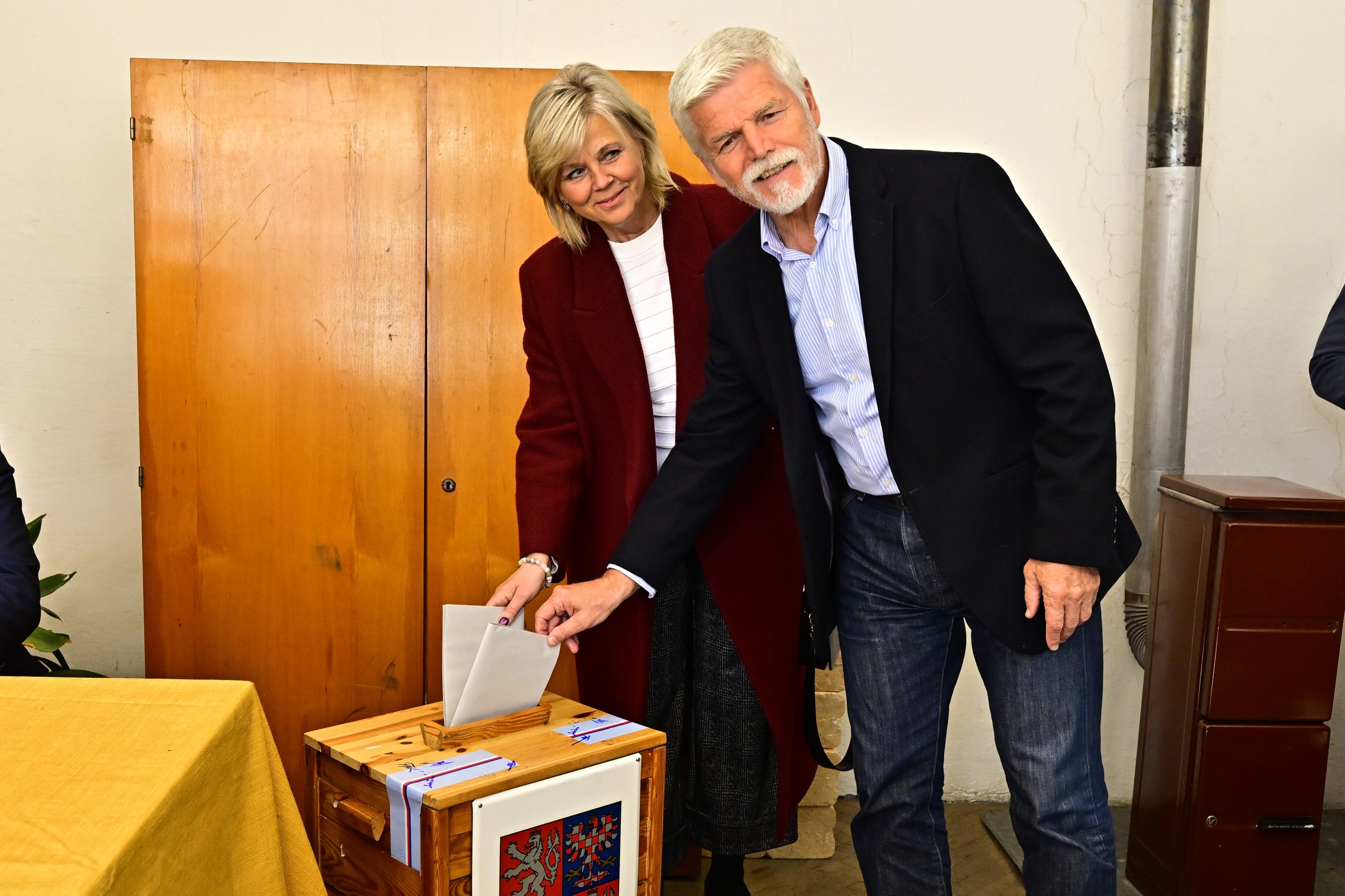 Czechs vote as frontrunner Babis pledges to raise wages