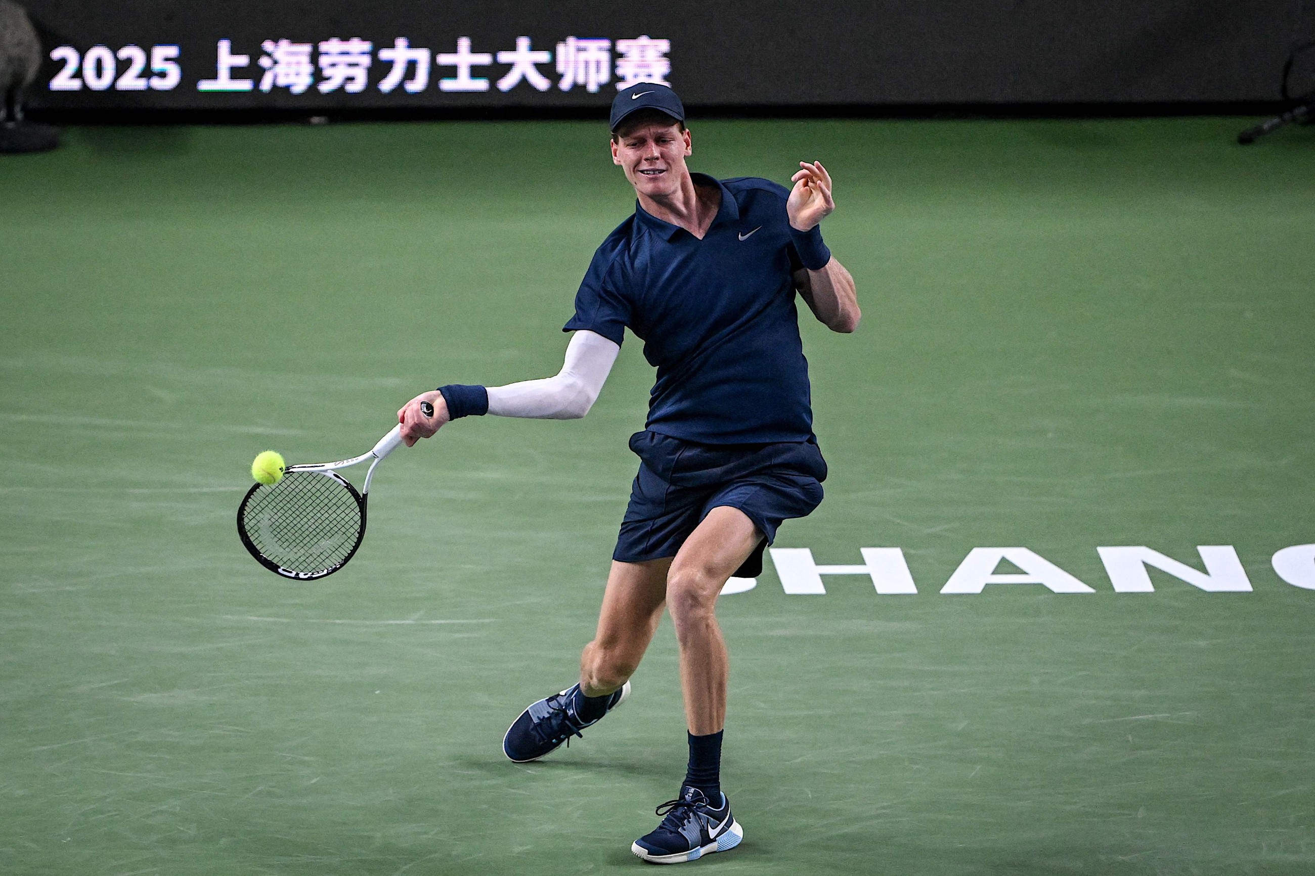 Sinner breezes past Altmaier, Zverev defies toe trouble to beat Royer