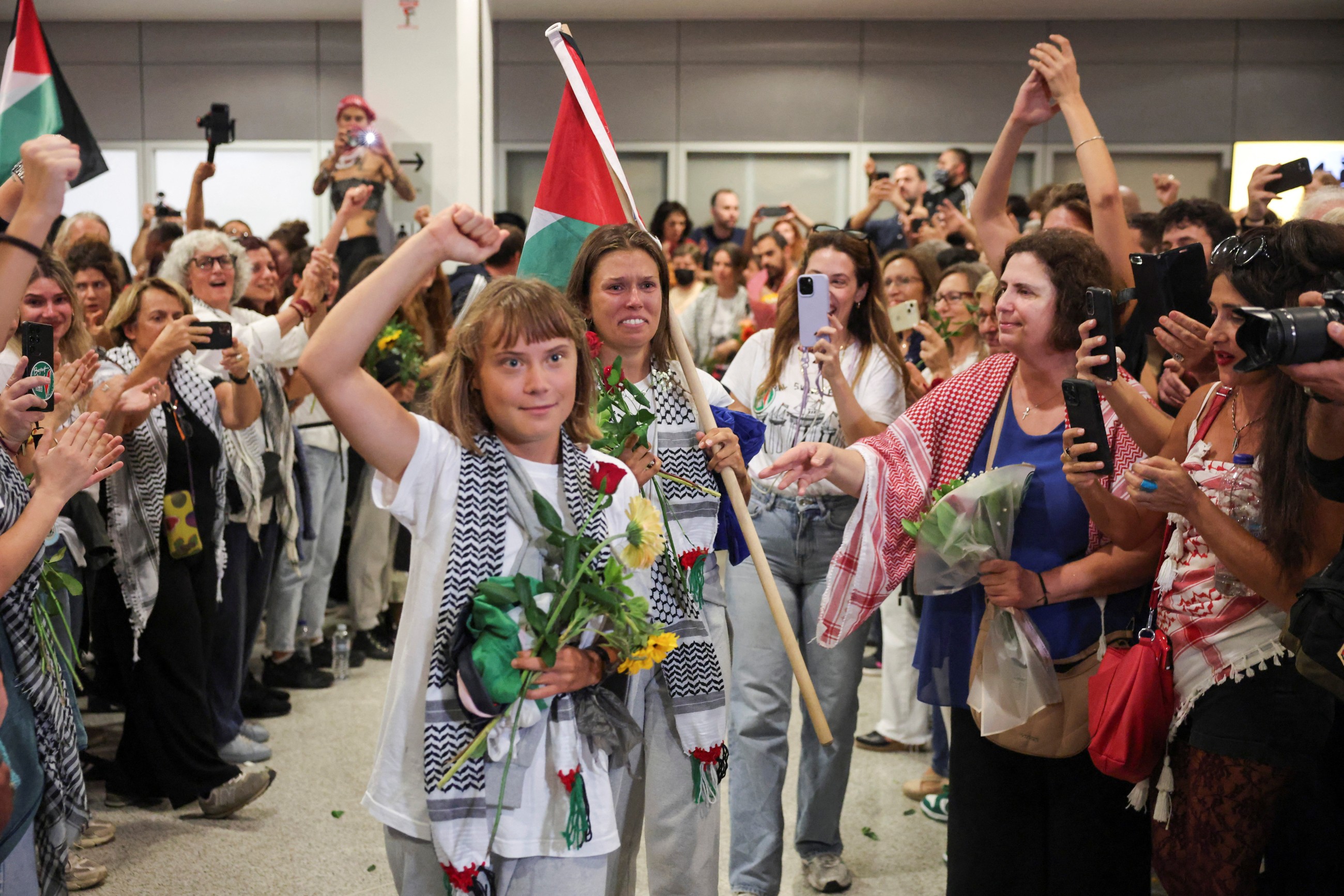 Israel deports Greta Thunberg and 170 other activists to Greece and Slovakia