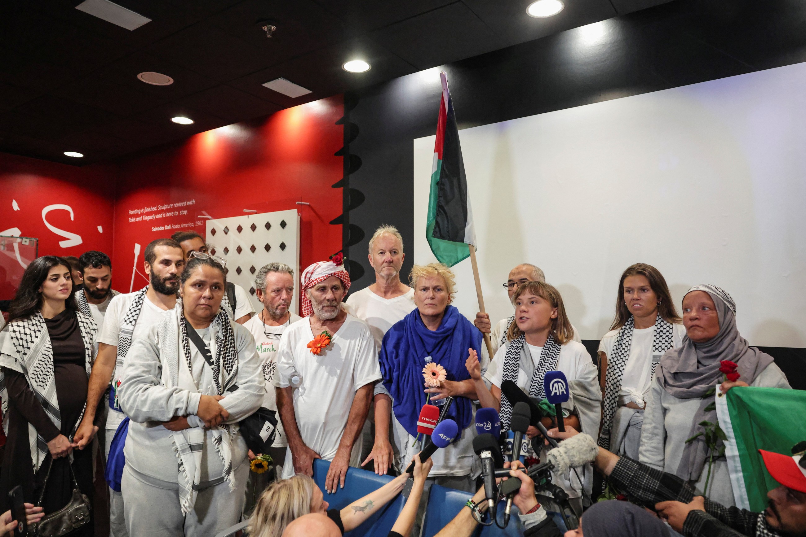 Israel deports Greta Thunberg and 170 other activists to Greece and Slovakia