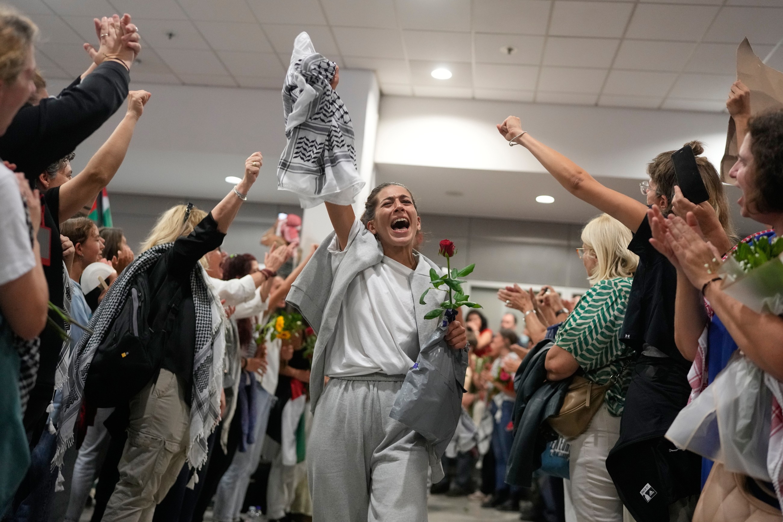 Israel deports Greta Thunberg and 170 other activists to Greece and Slovakia