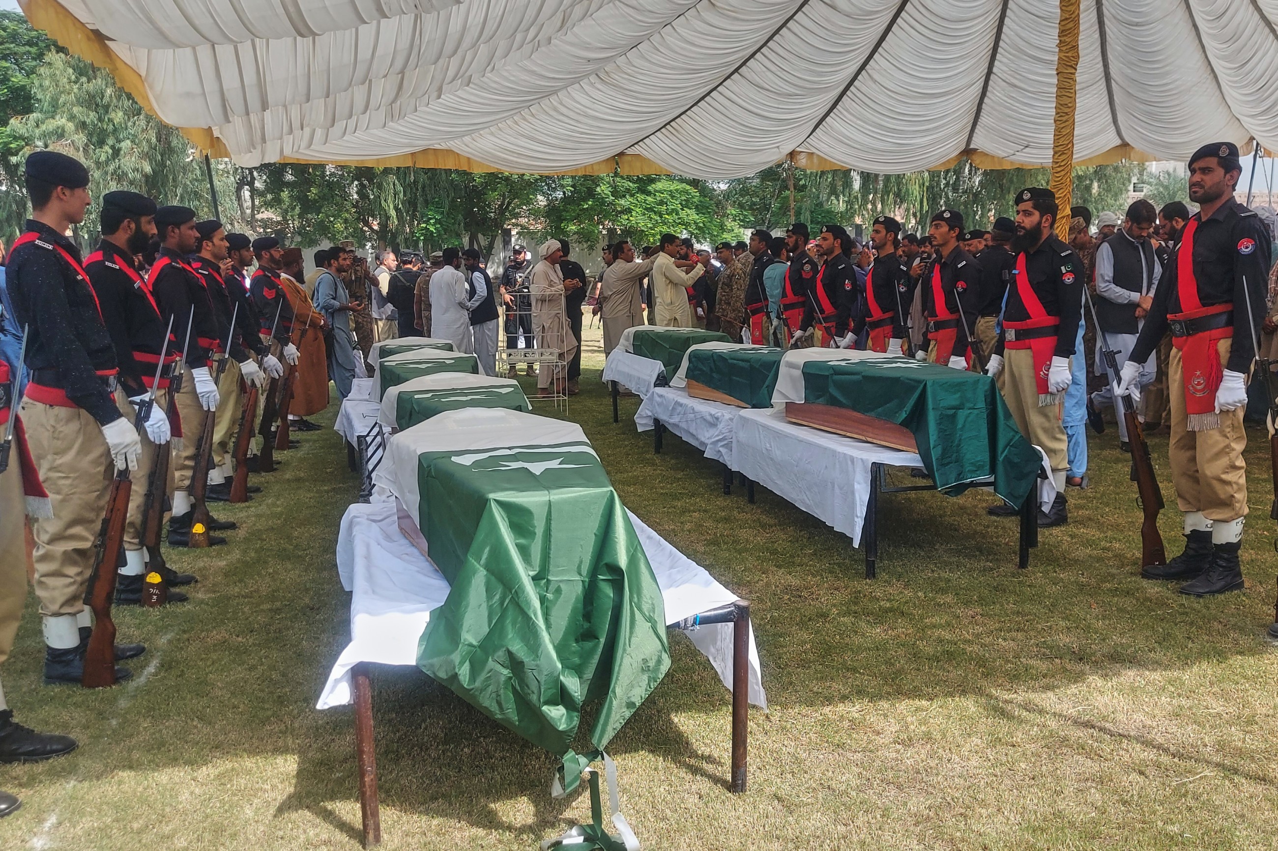 Taliban fighters storm police training center in Pakistan, kills 7 officers