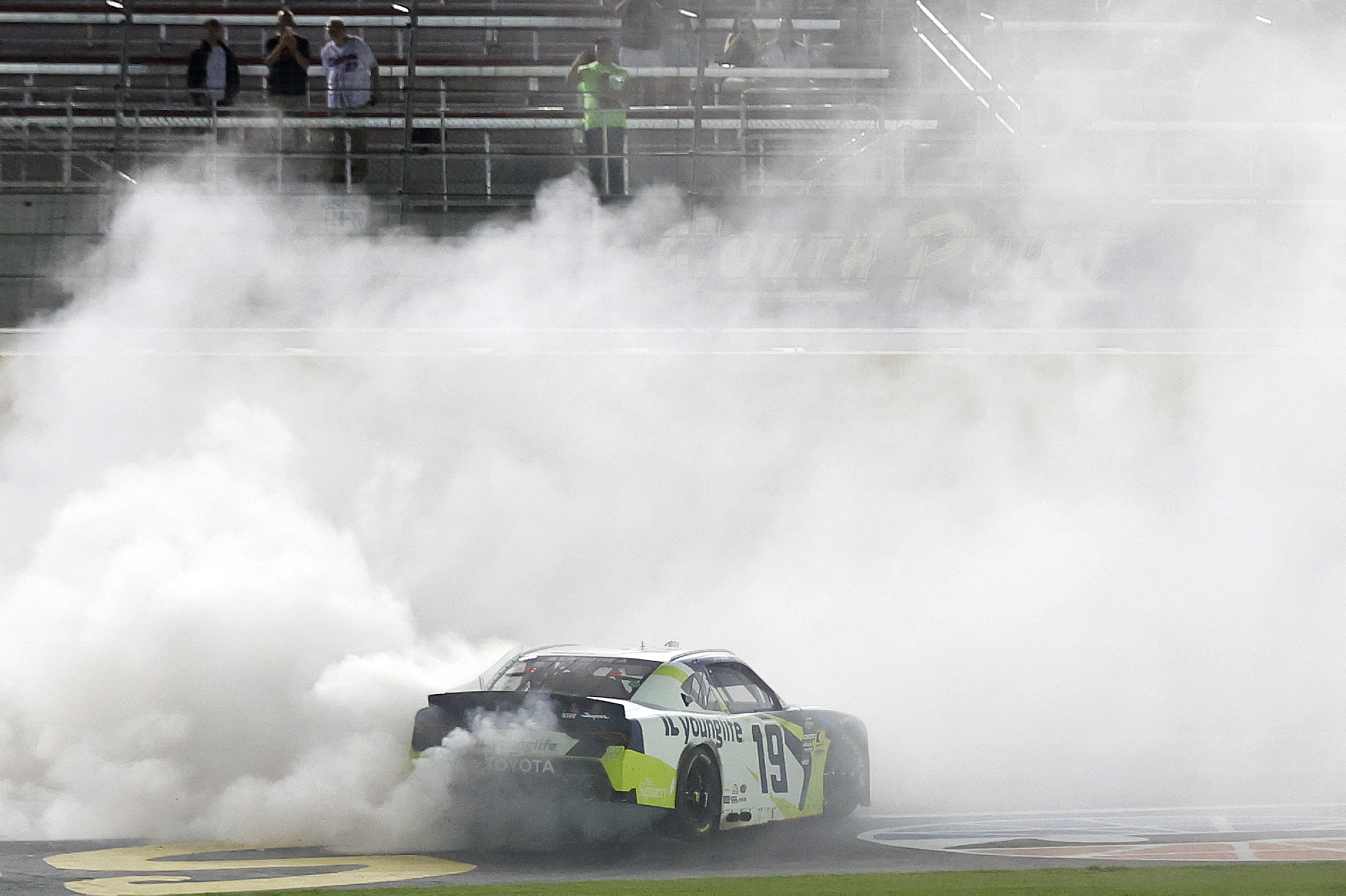 NASCAR's great eight looking to strike it rich in Vegas